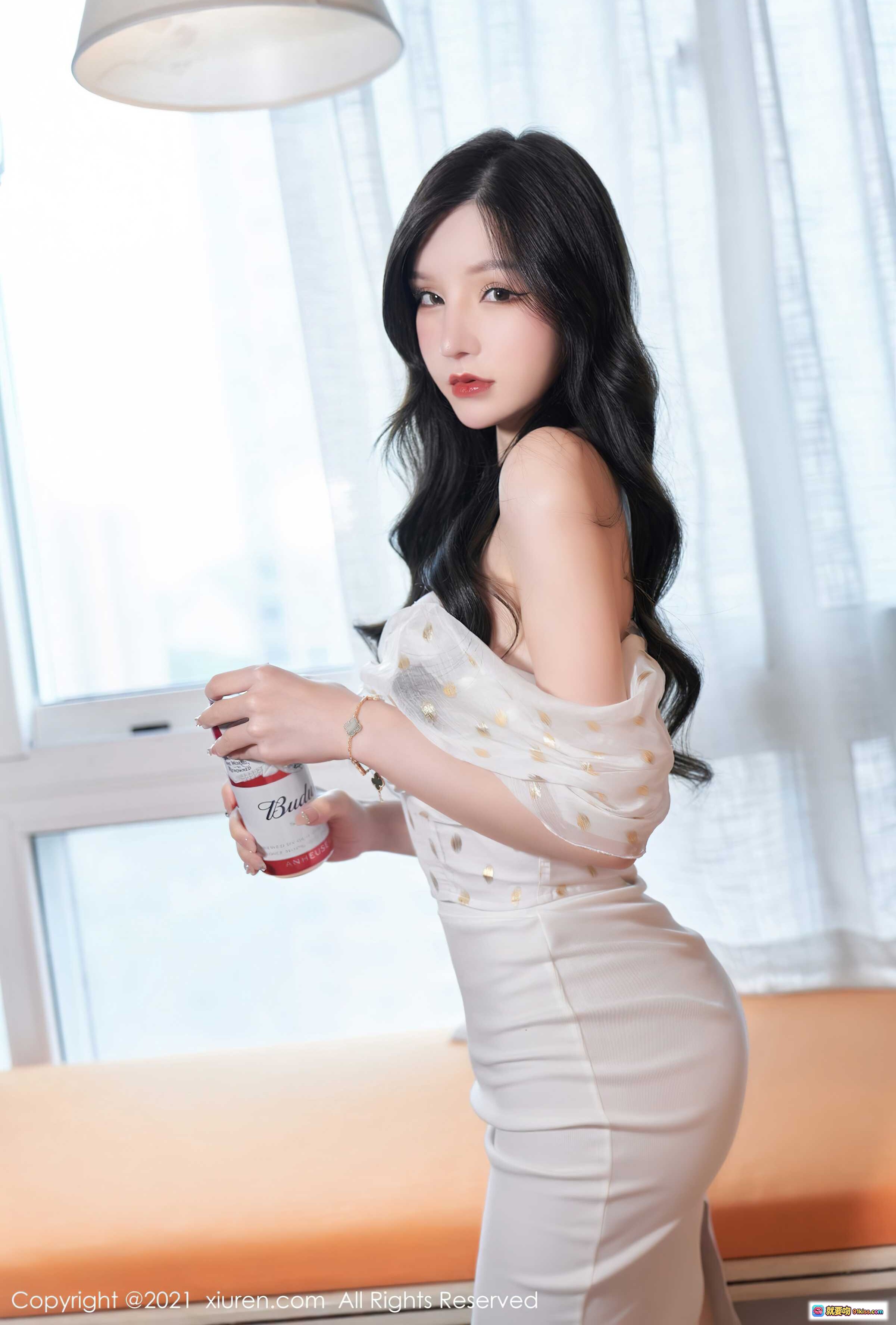 图片[10] - 周于希Sandy白裙持啤酒罐写真 | XIUREN秀人网2021.10.18 No.4079 | 优雅性感居家风高清图集 - 就要吻