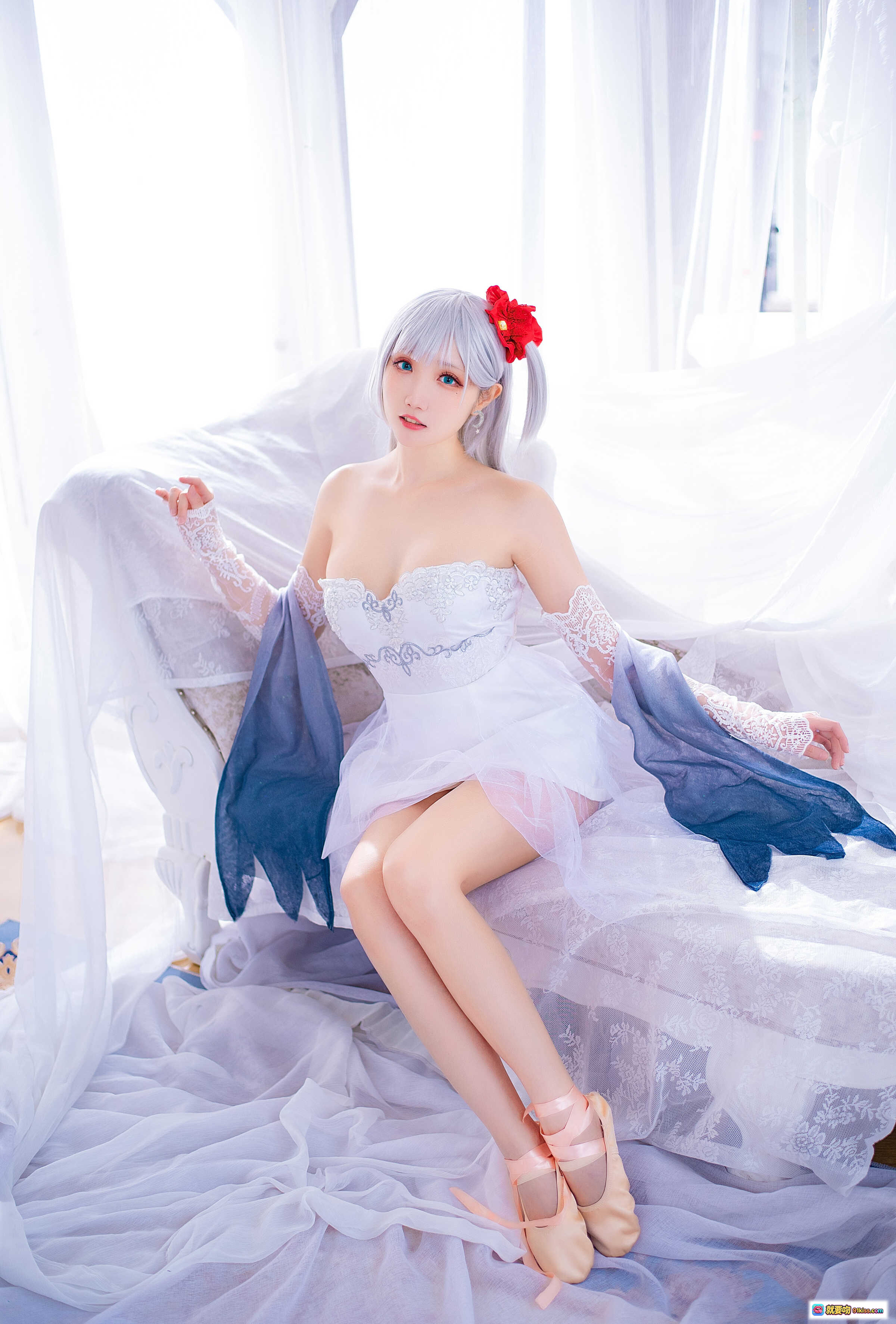 图片[2] - 瓜希酱NO.036翔鹤COS写真·银发红蝴蝶结·蕾丝长手套·露背白纱裙·唯美少女风 - 就要吻