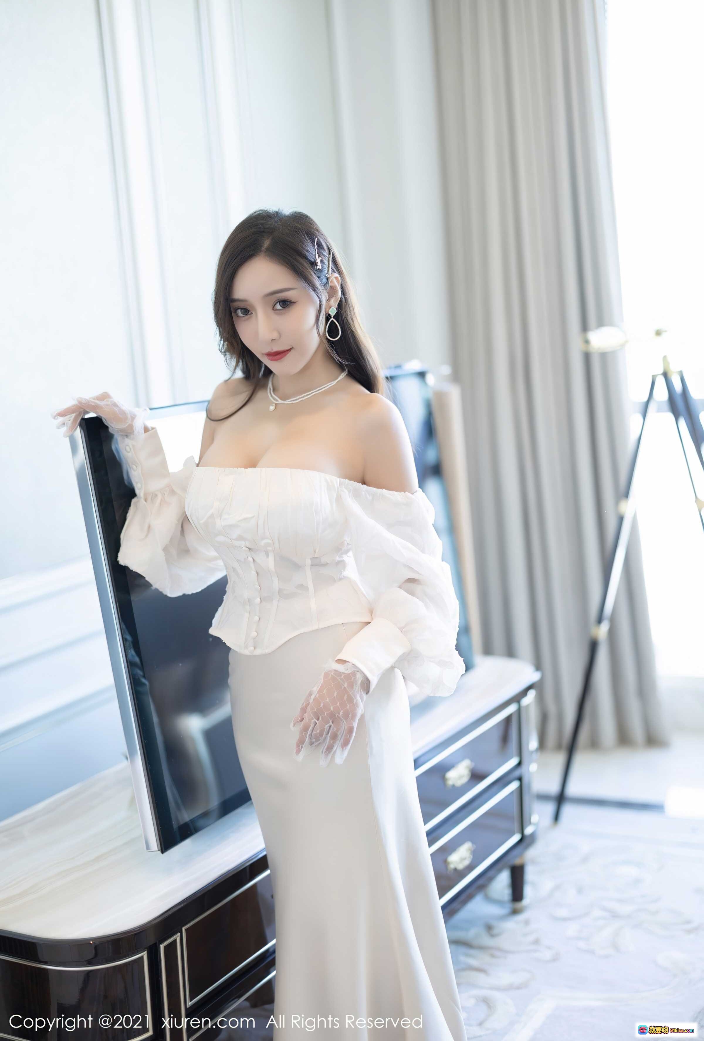 图片[6] - 王馨瑶白色露肩长裙写真 | 优雅气质美女 | 秀人网2021.10.28 No.4136 | 高清摄影图集 - 就要吻