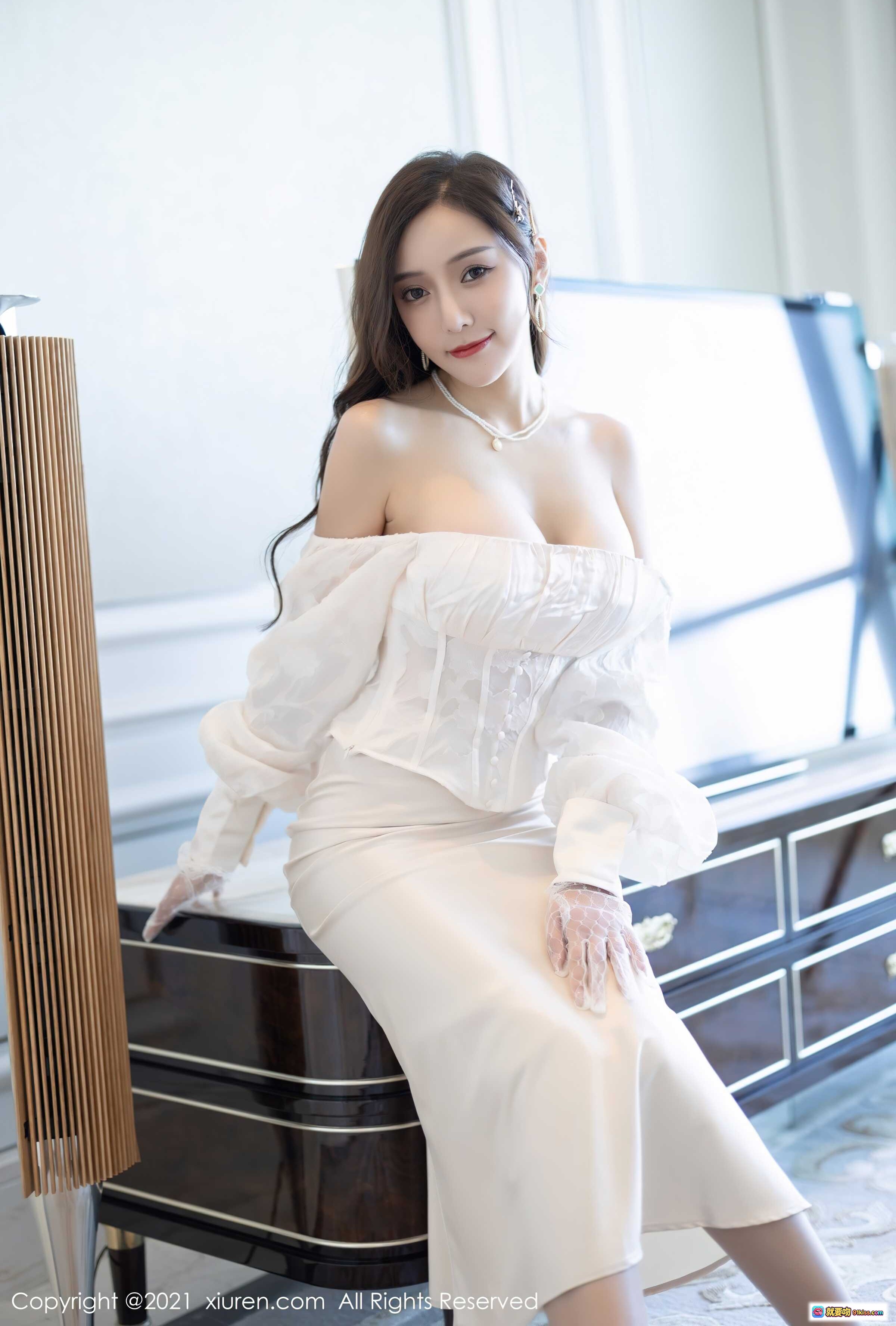 图片[7] - 王馨瑶白色露肩长裙写真 | 优雅气质美女 | 秀人网2021.10.28 No.4136 | 高清摄影图集 - 就要吻