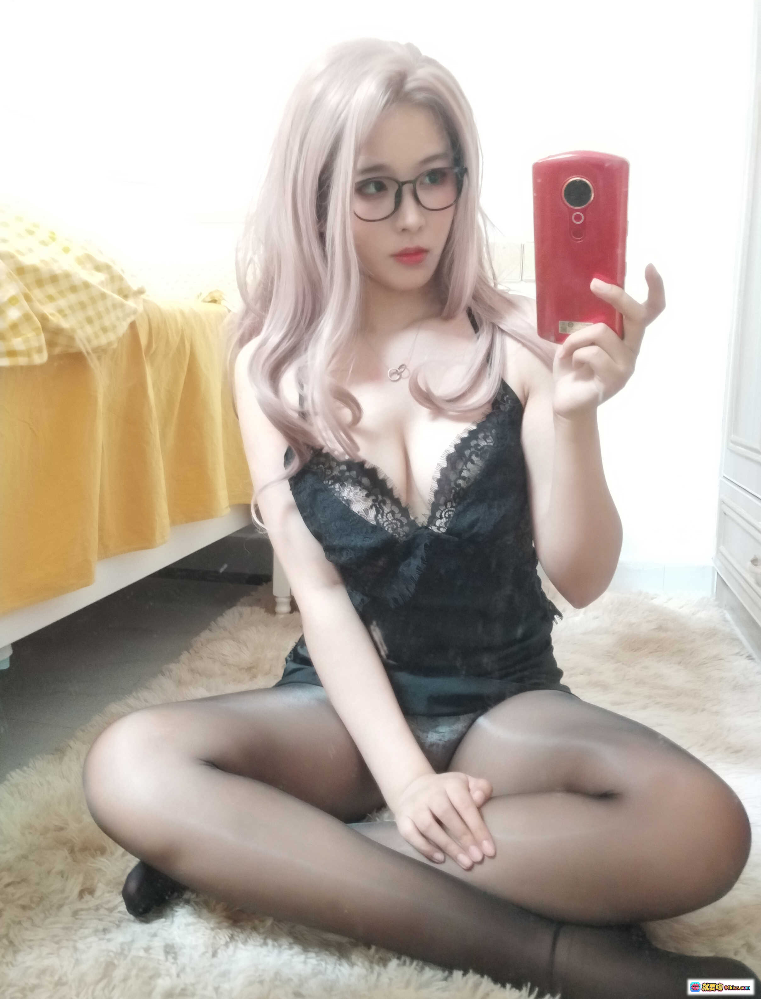 图片[10] - 轩萧学姐NO.015 粉发眼镜娘 甜美性感黑吊带 26P高清写真集 - 就要吻