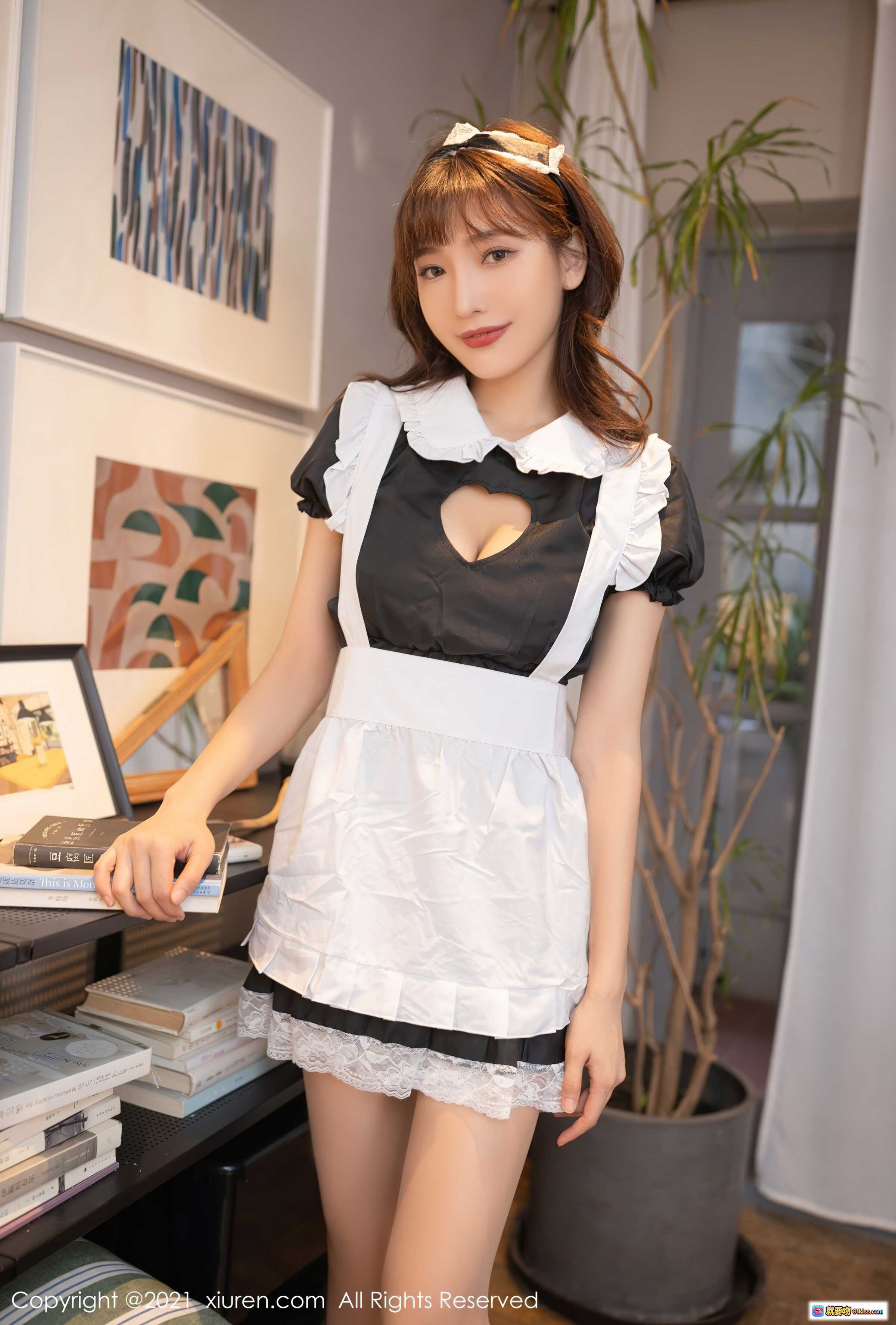 图片[5] - 陆萱萱女仆装花园喷水壶写真 – 黑白蕾丝短裙高跟美腿户外绿植场景 – XIUREN秀人网2021.10.27 No.4130 - 就要吻