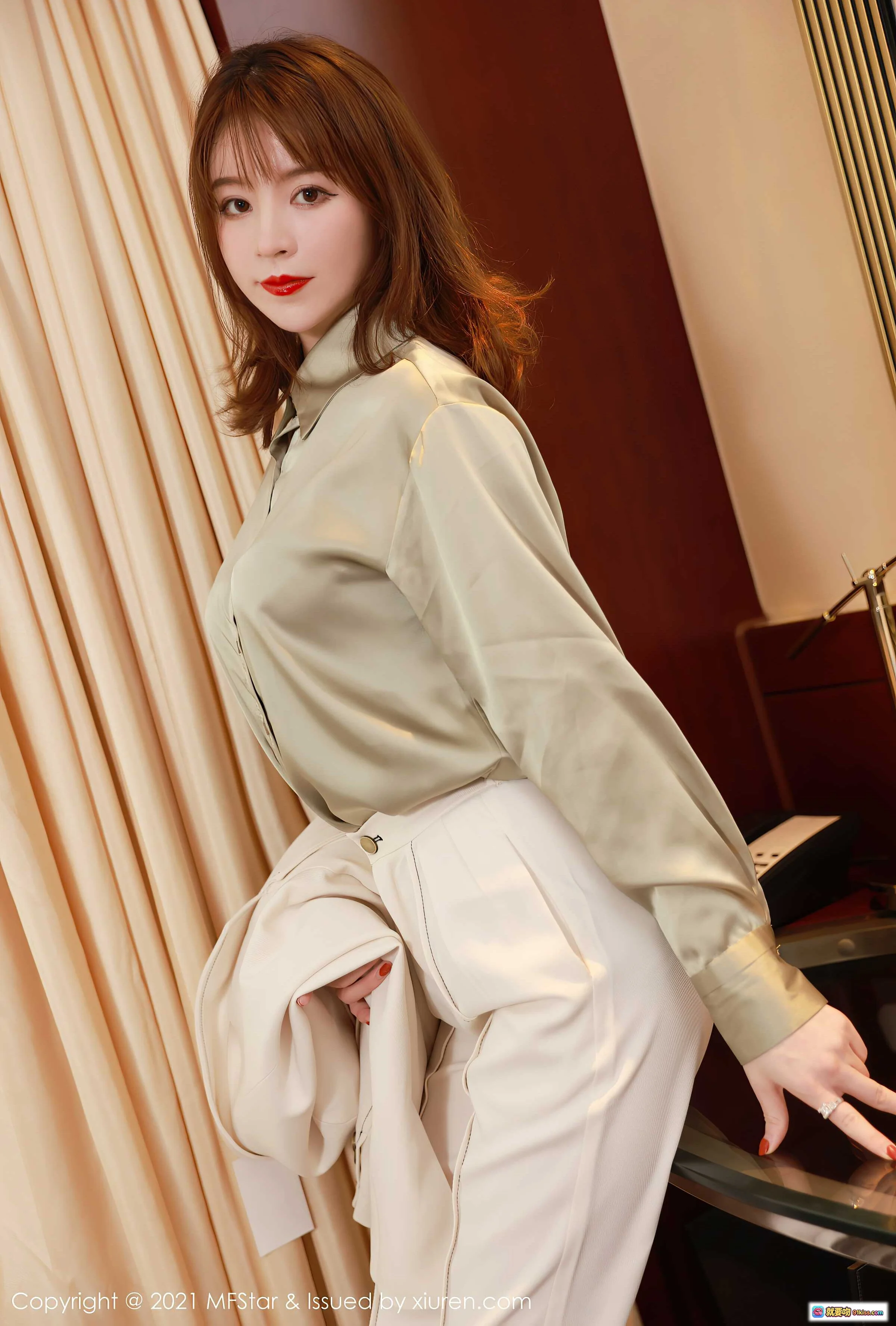 MFStar模范学院yoo优优2021.04.23 Vol.485 优雅衬衫白裤写真 45+1P高清美图 - 就要吻