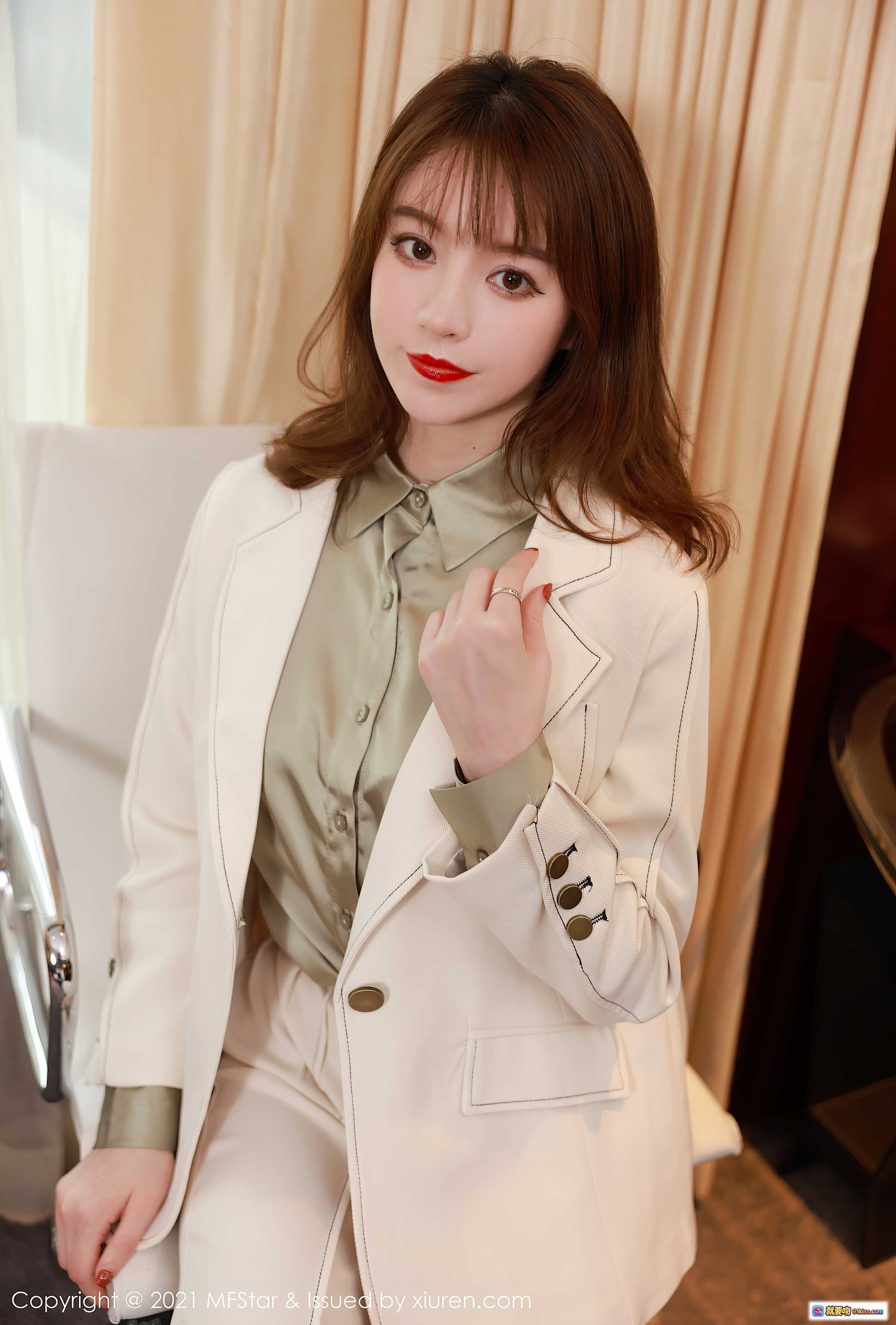 图片[10] - MFStar模范学院yoo优优2021.04.23 Vol.485 优雅衬衫白裤写真 45+1P高清美图 - 就要吻