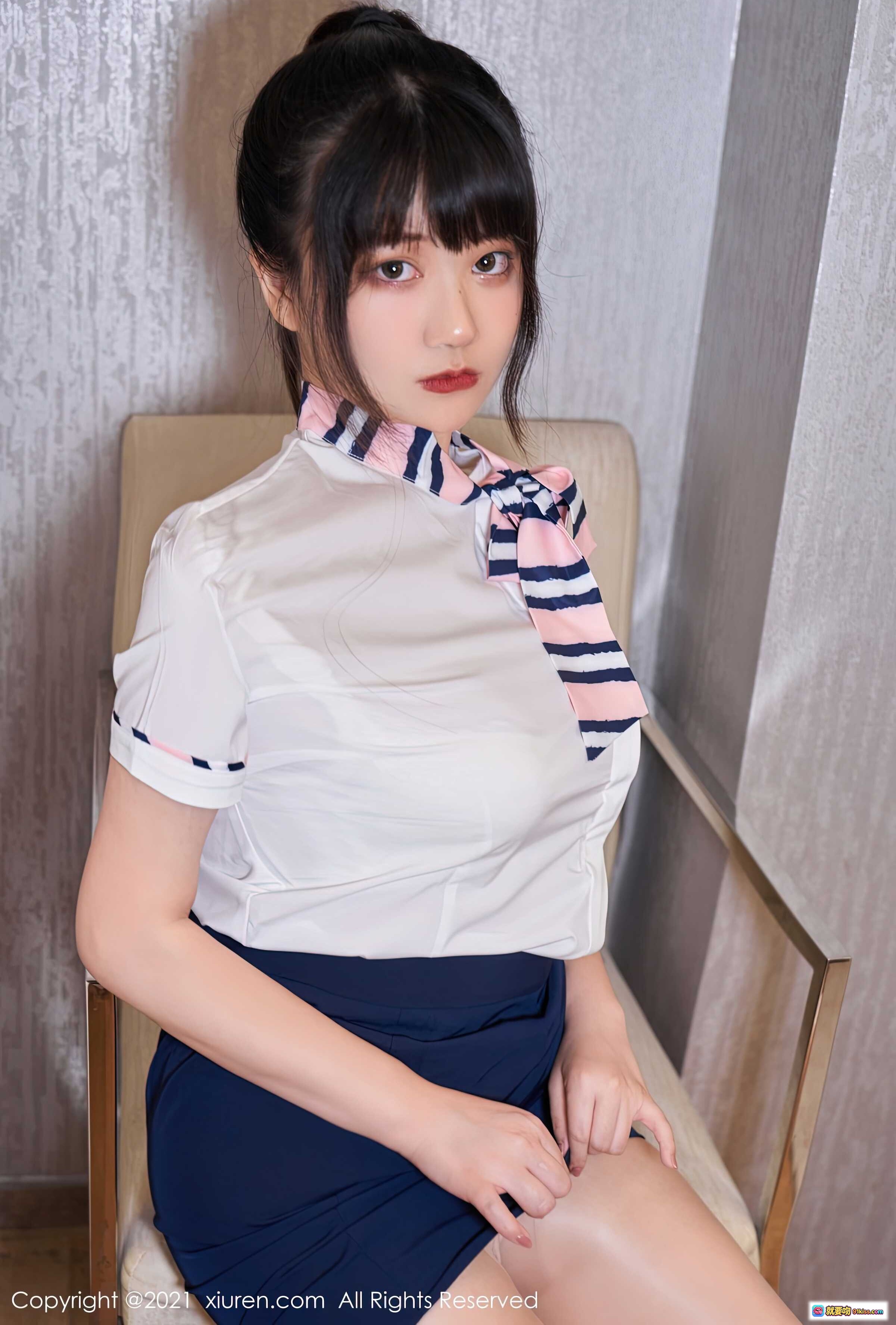 图片[8] - 夏可馨amii空姐制服写真 | 白衬衫蓝短裙丝袜美腿 | XiuRen秀人网2021.07.14 No.3667高清图集 - 就要吻