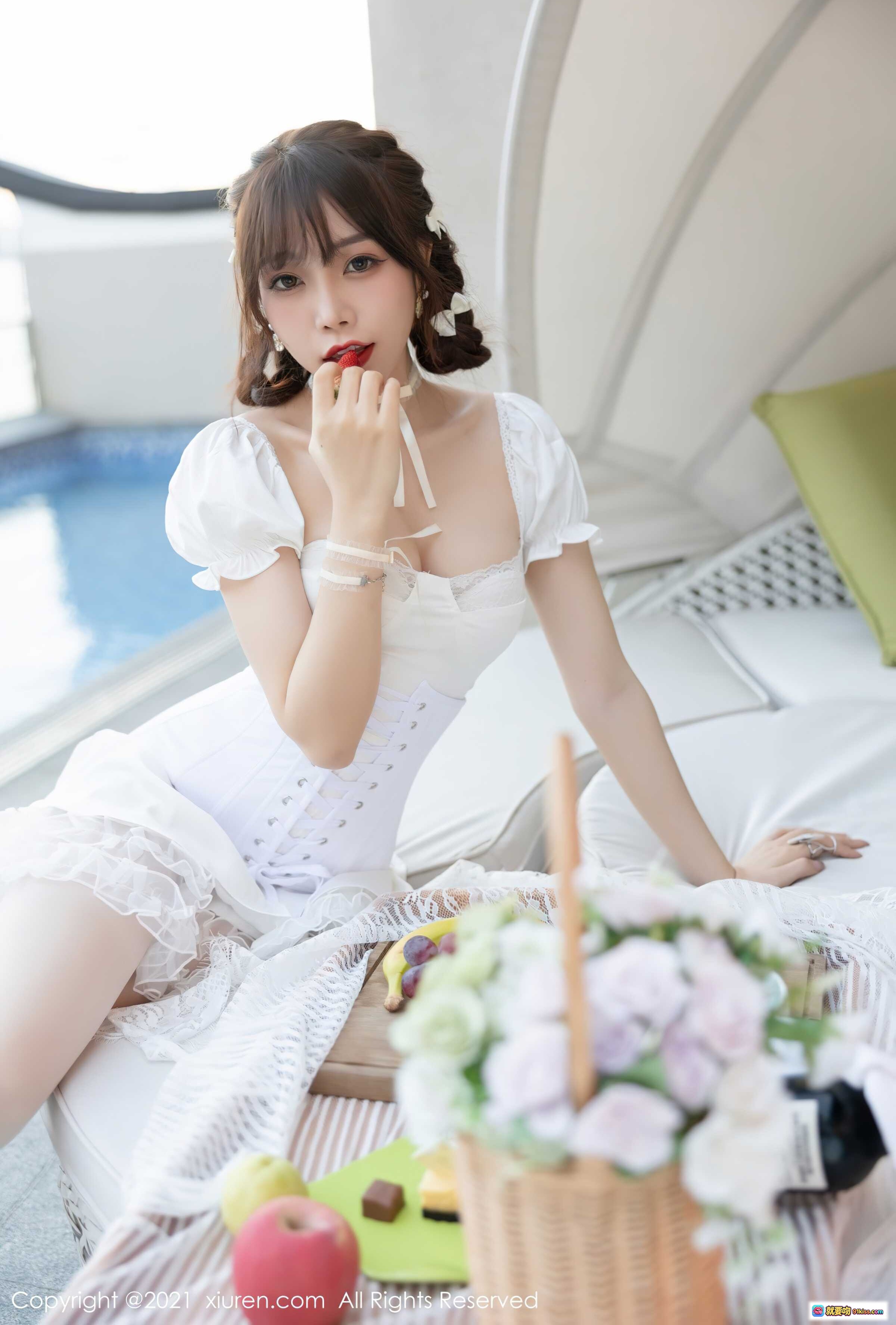 图片[3] - 芝芝Booty白色洛丽塔连衣裙海边泳池写真 甜美少女风蕾丝短裙高跟鞋花篮野餐场景 XiuRen秀人网No.3998 - 就要吻