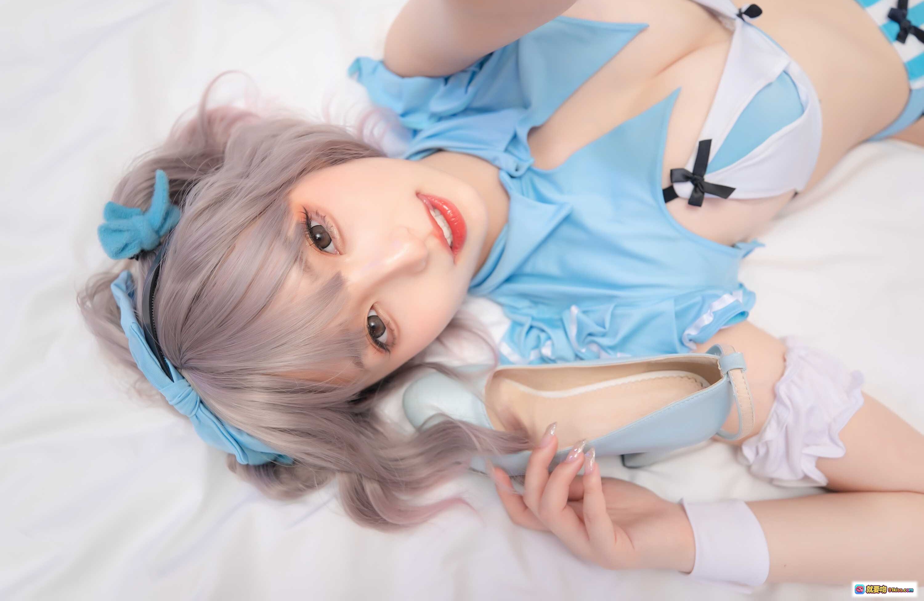 图片[5] - 神楽坂真冬蓝调女仆Cosplay写真 | 75P高清美图 | 浅紫双马尾+蓝色蕾丝女仆装 | 甜美性感风格 - 就要吻