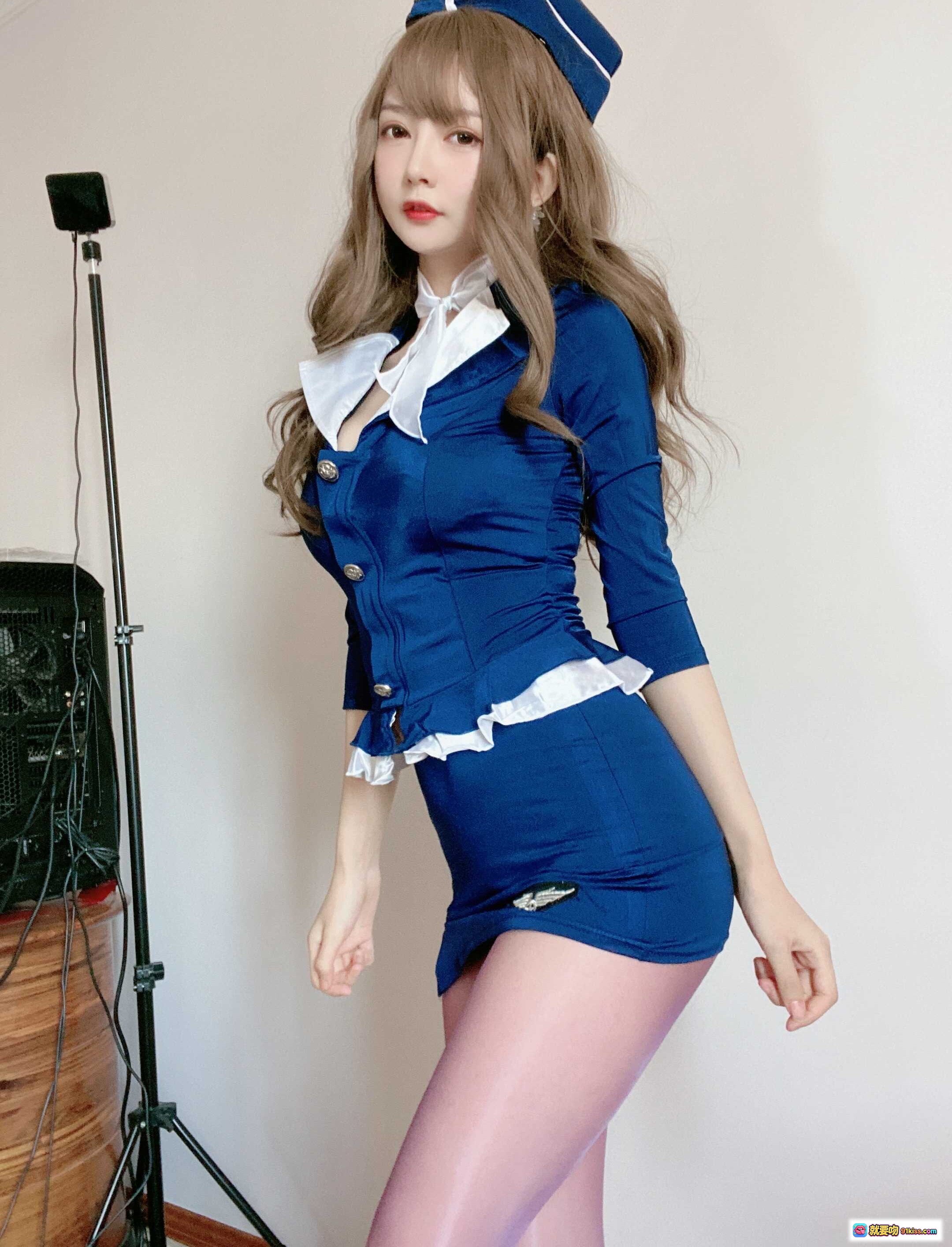 图片[2] - 51酱 NO.007 蓝色空姐制服写真 35P高清美图 甜美长发+白色领结+短裙徽章 时尚性感造型 - 就要吻