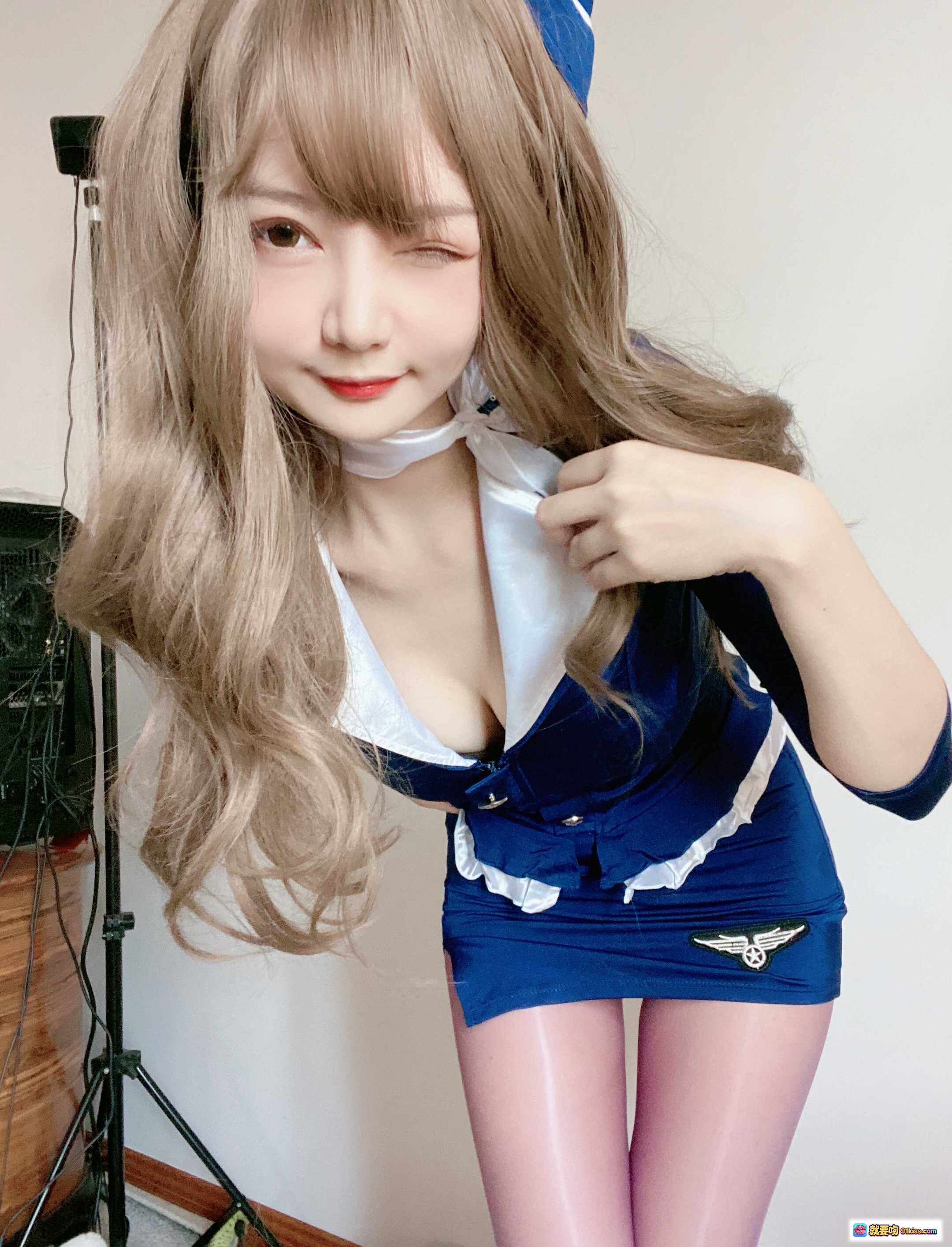 图片[3] - 51酱 NO.007 蓝色空姐制服写真 35P高清美图 甜美长发+白色领结+短裙徽章 时尚性感造型 - 就要吻