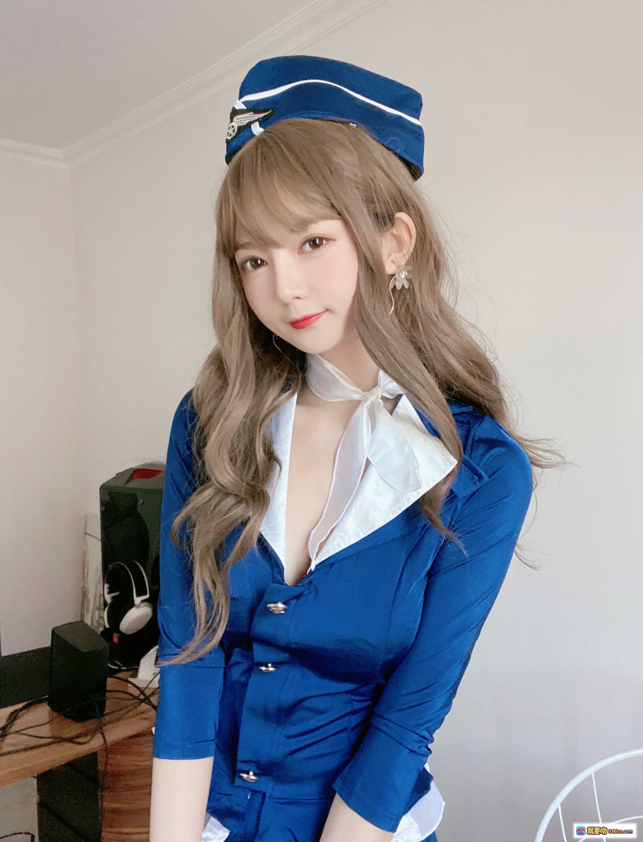 图片[9] - 51酱 NO.007 蓝色空姐制服写真 35P高清美图 甜美长发+白色领结+短裙徽章 时尚性感造型 - 就要吻