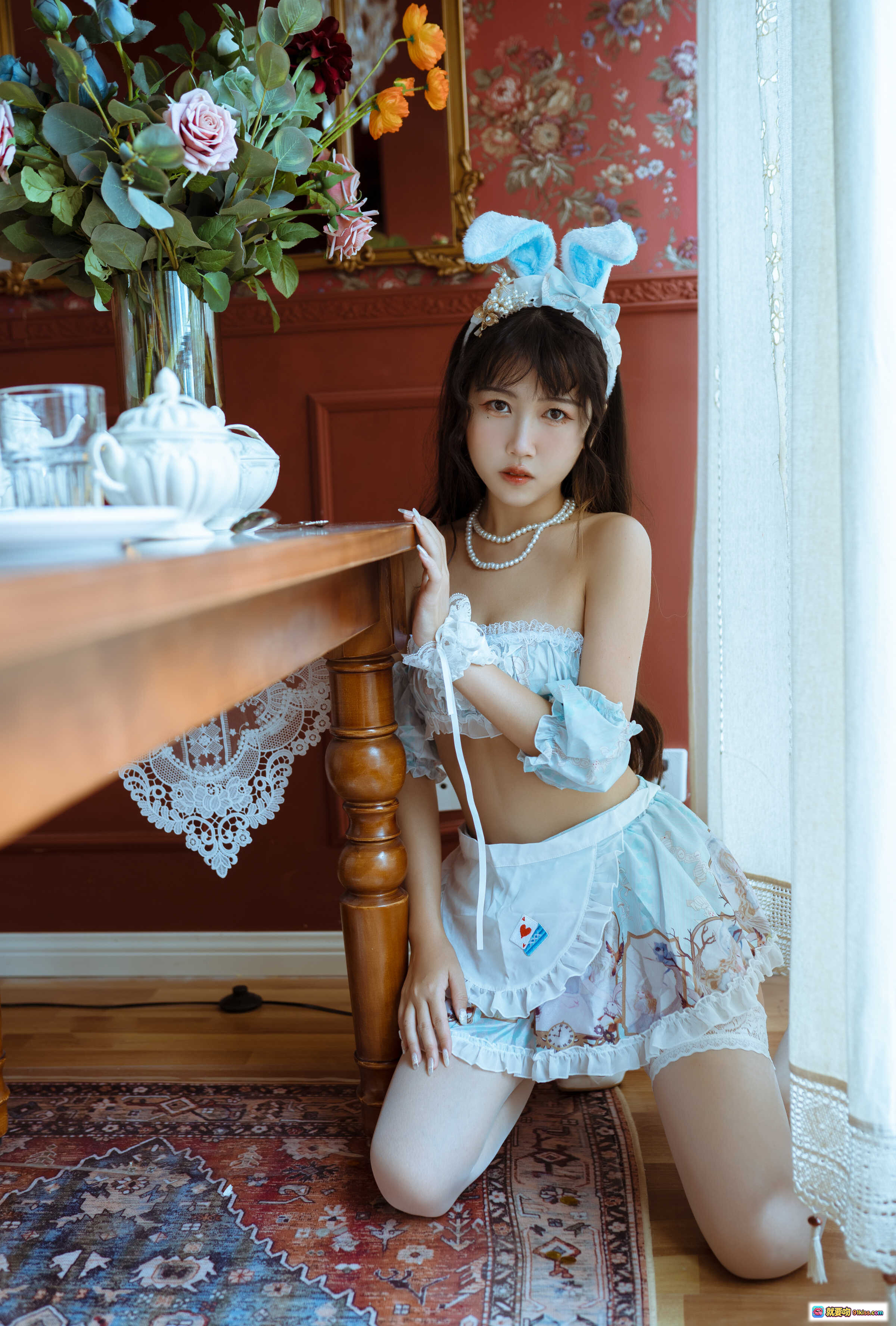 图片[7] - 不呆猫NO.025兔子女友写真｜蓝白洛丽塔兔耳造型+蕾丝吊带+珍珠配饰+透明薄纱+美腿袜+室内柔光氛围感 - 就要吻