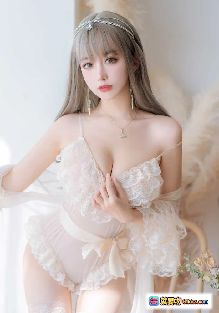 凡尔赛公主风蕾丝内衣写真｜精致头饰+温柔妆容+梦幻纱裙+优雅姿态｜过期米线线喵129米线52P高清图集 - 就要吻