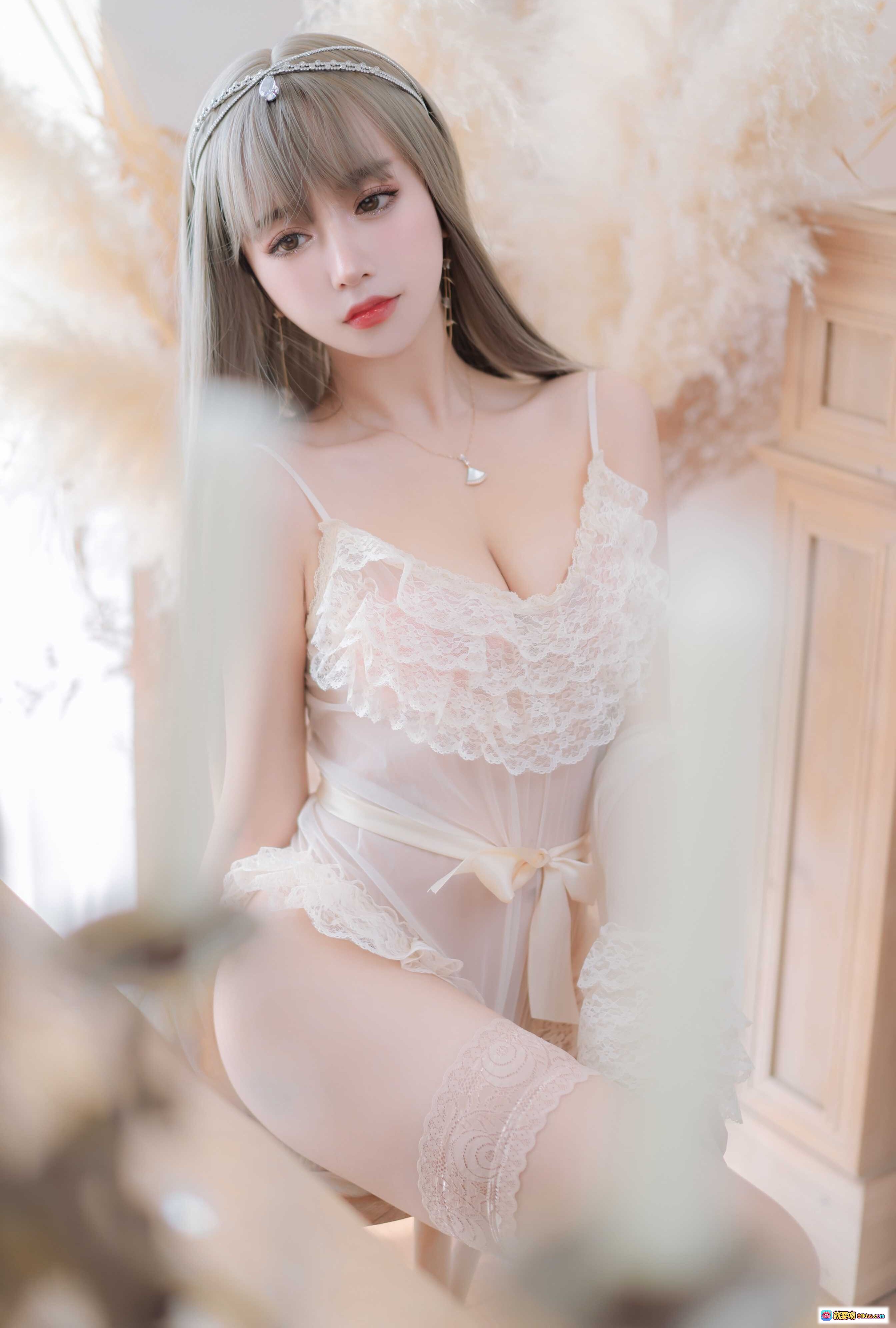 图片[10] - 凡尔赛公主风蕾丝内衣写真｜精致头饰+温柔妆容+梦幻纱裙+优雅姿态｜过期米线线喵129米线52P高清图集 - 就要吻