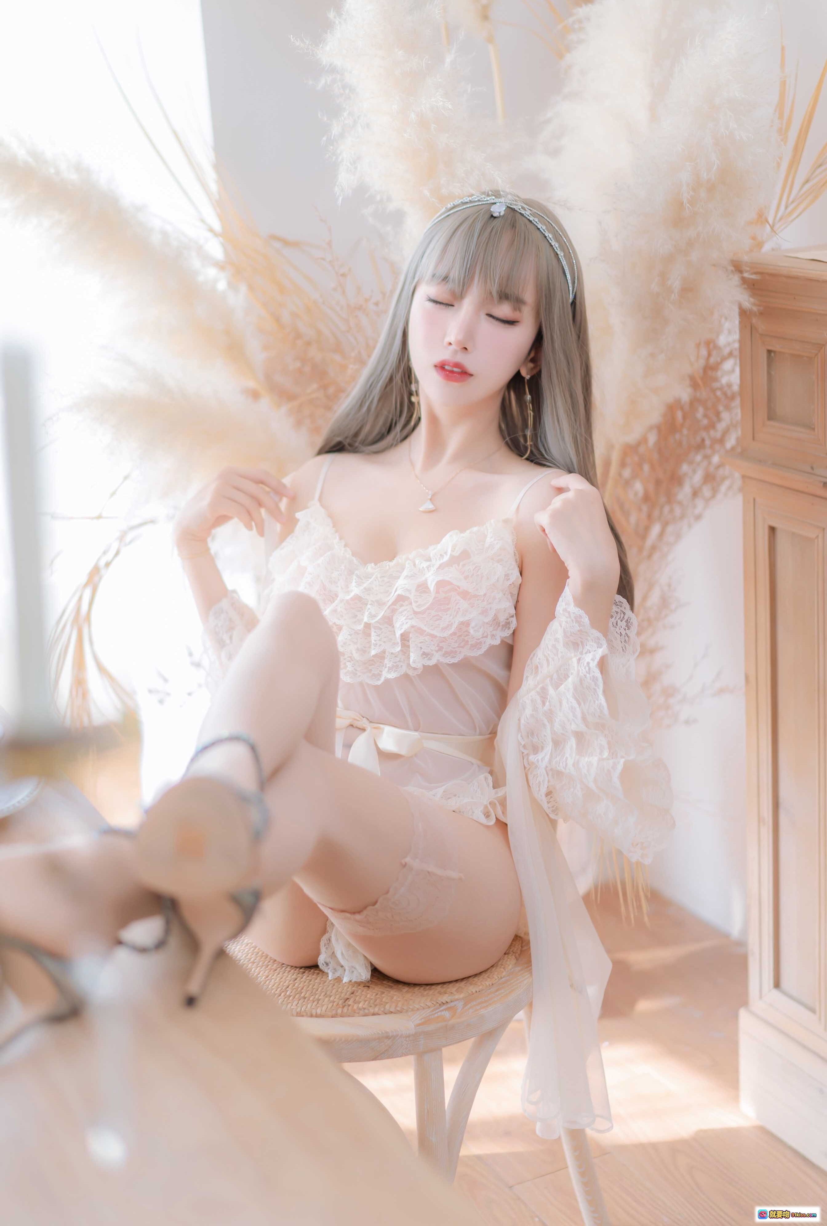图片[7] - 凡尔赛公主风蕾丝内衣写真｜精致头饰+温柔妆容+梦幻纱裙+优雅姿态｜过期米线线喵129米线52P高清图集 - 就要吻