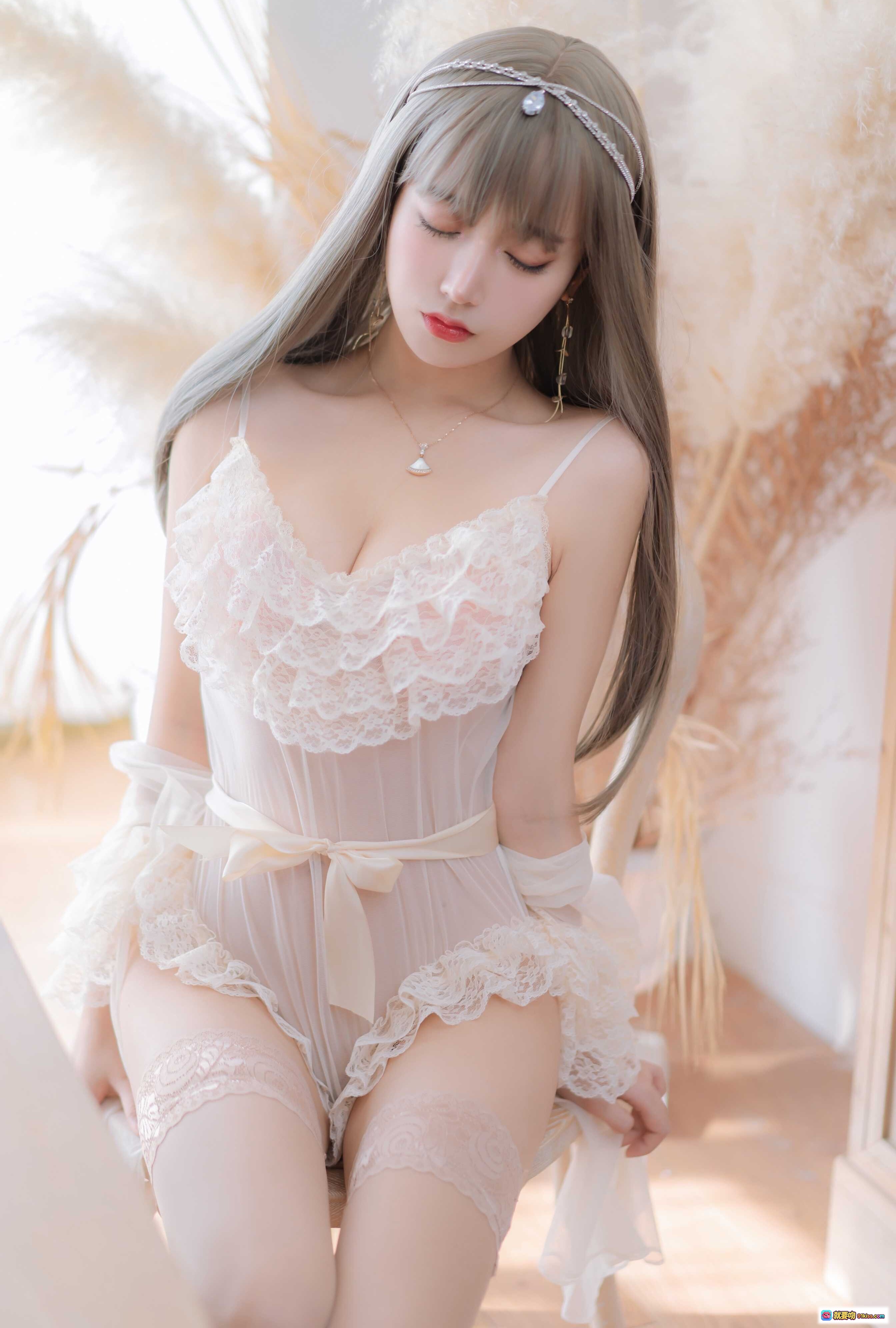 图片[9] - 凡尔赛公主风蕾丝内衣写真｜精致头饰+温柔妆容+梦幻纱裙+优雅姿态｜过期米线线喵129米线52P高清图集 - 就要吻