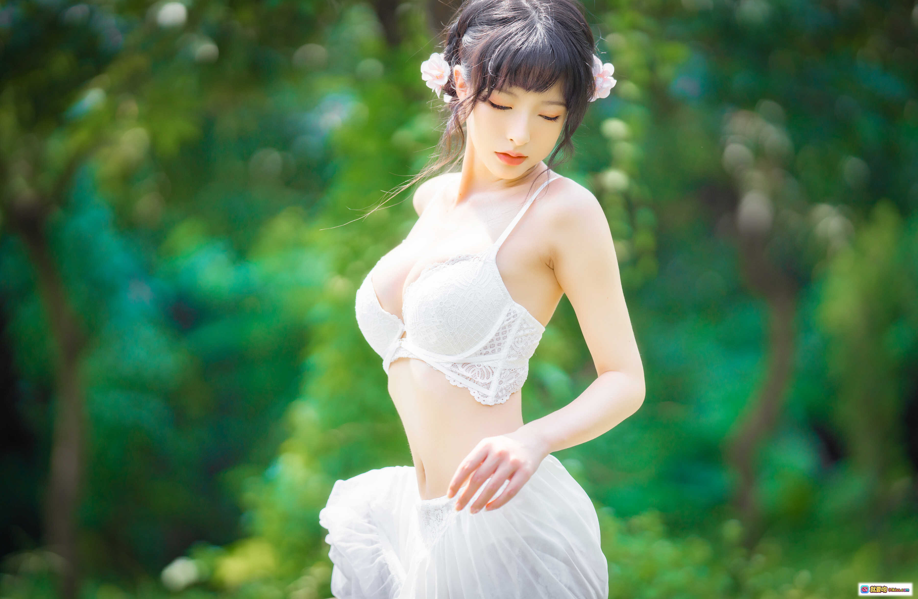 图片[10] - 清水由乃NO.027蕾丝花园写真 – 白色蕾丝内衣+花饰发髻+自然光森林背景+清新甜美风 - 就要吻