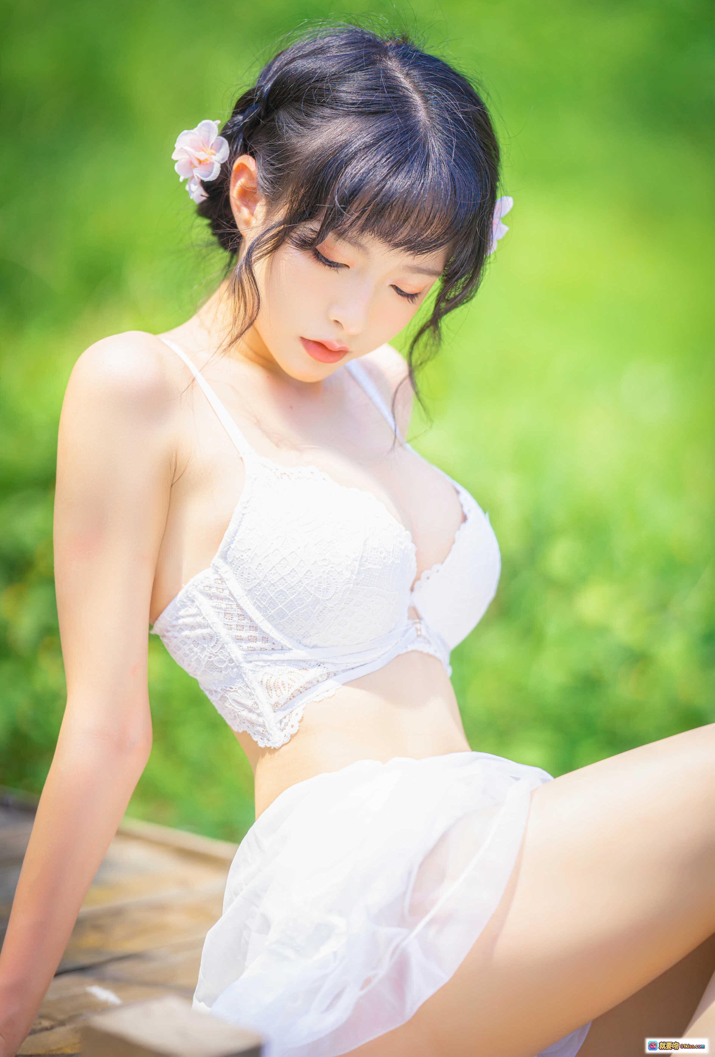 图片[8] - 清水由乃NO.027蕾丝花园写真 – 白色蕾丝内衣+花饰发髻+自然光森林背景+清新甜美风 - 就要吻