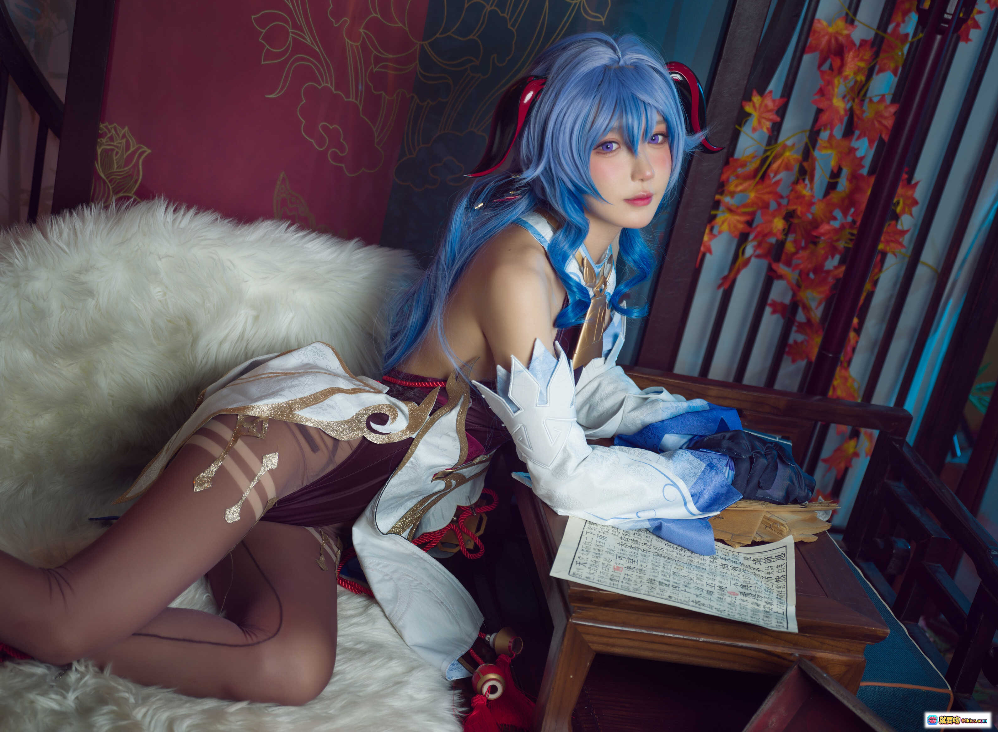 图片[5] - 阿包兔娘COS原神甘雨11月舰长限定造型蓝发双马尾古风坐姿30P高清图集 - 就要吻