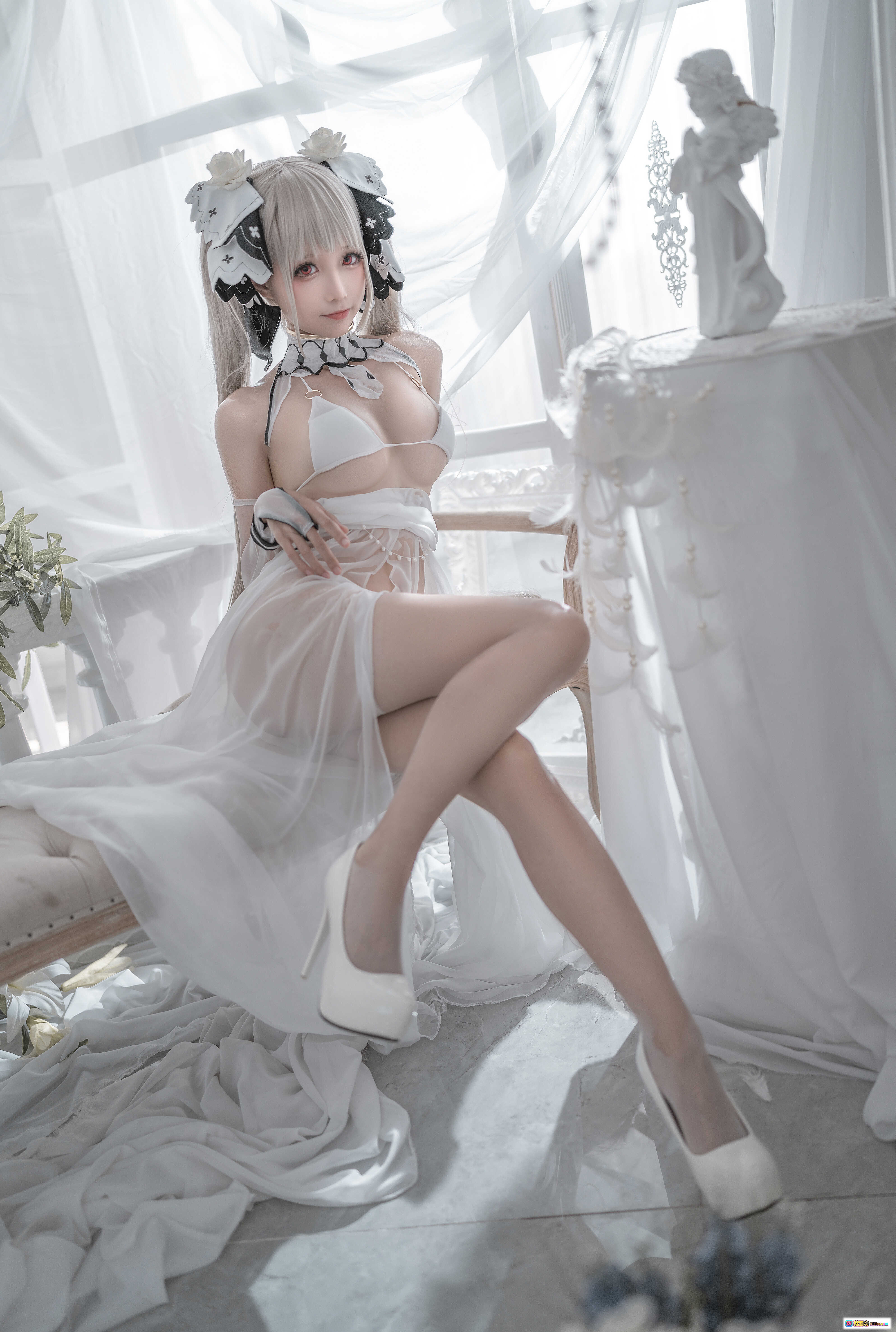 图片[1] - 蠢沫沫NO.134可畏婚纱写真｜纯白蕾丝少女Cosplay｜精致头饰高跟美腿｜梦幻窗纱场景摄影 - 就要吻
