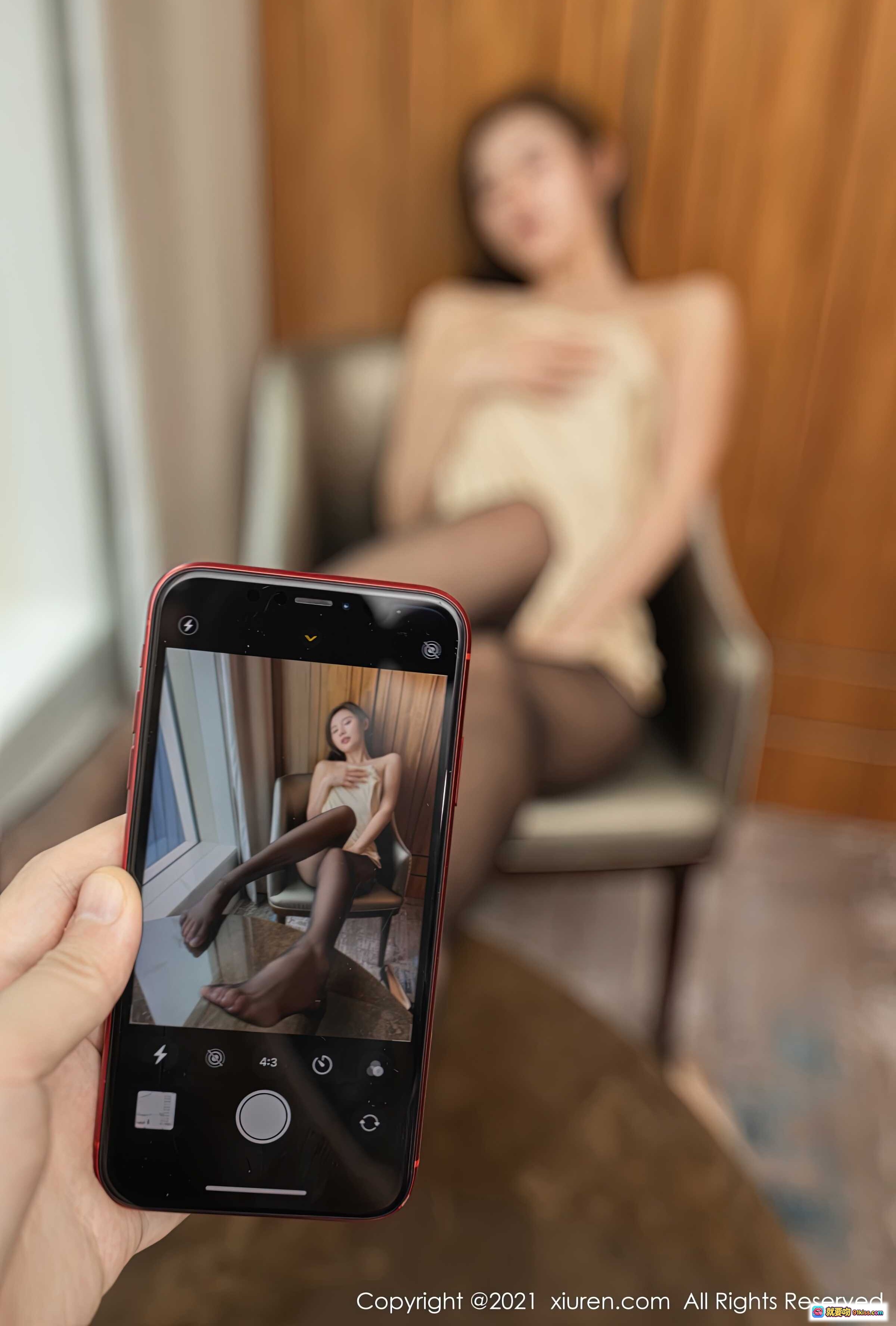 图片[6] - 阿朱性感写真：金色吊带+黑丝美腿，室内私房诱惑，秀人网2021精选高清图集 - 就要吻