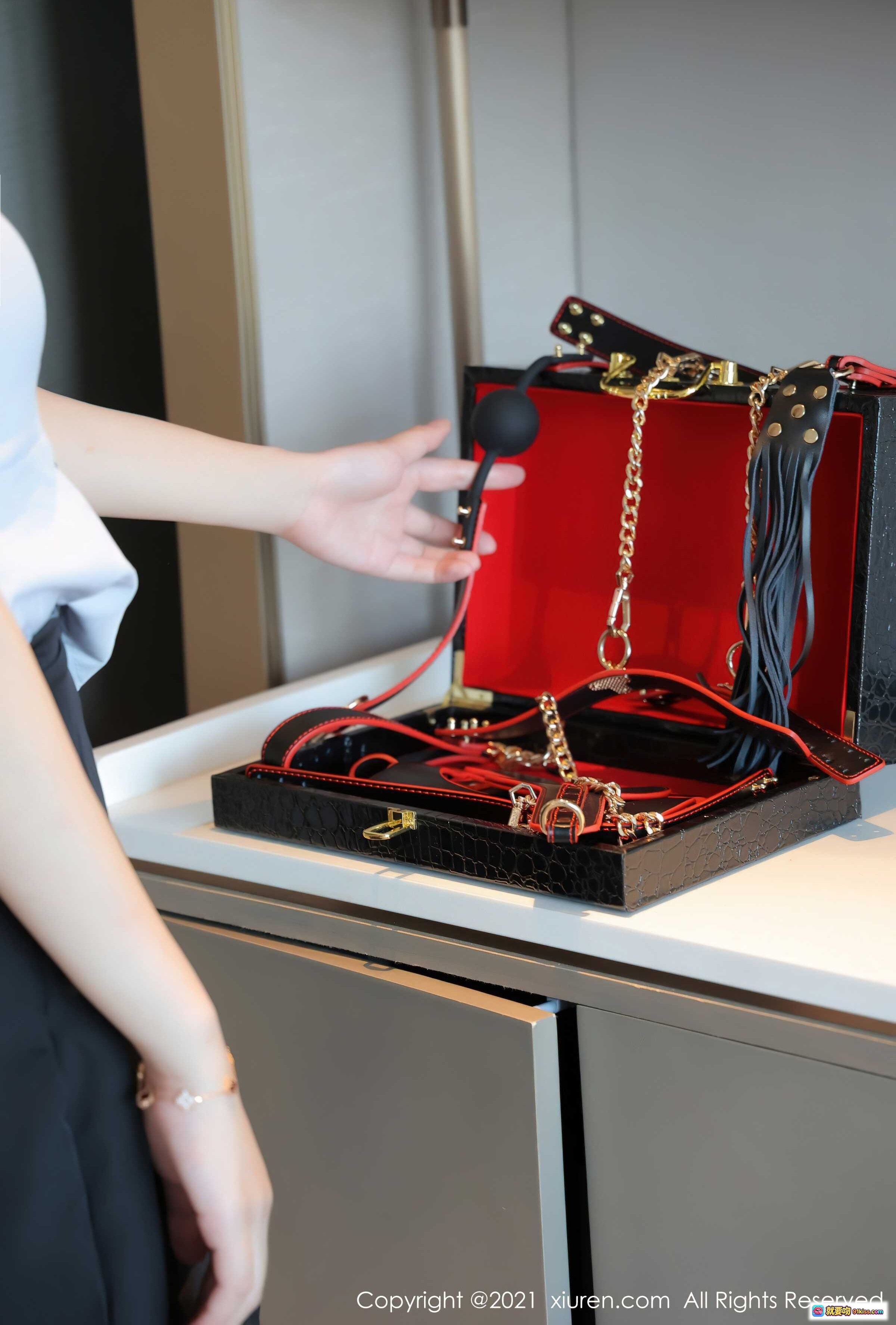 图片[7] - Summer宝宝黑裙白袜学院风写真 | XiuRen秀人网2021.09.09 No.3918高清美图 - 就要吻