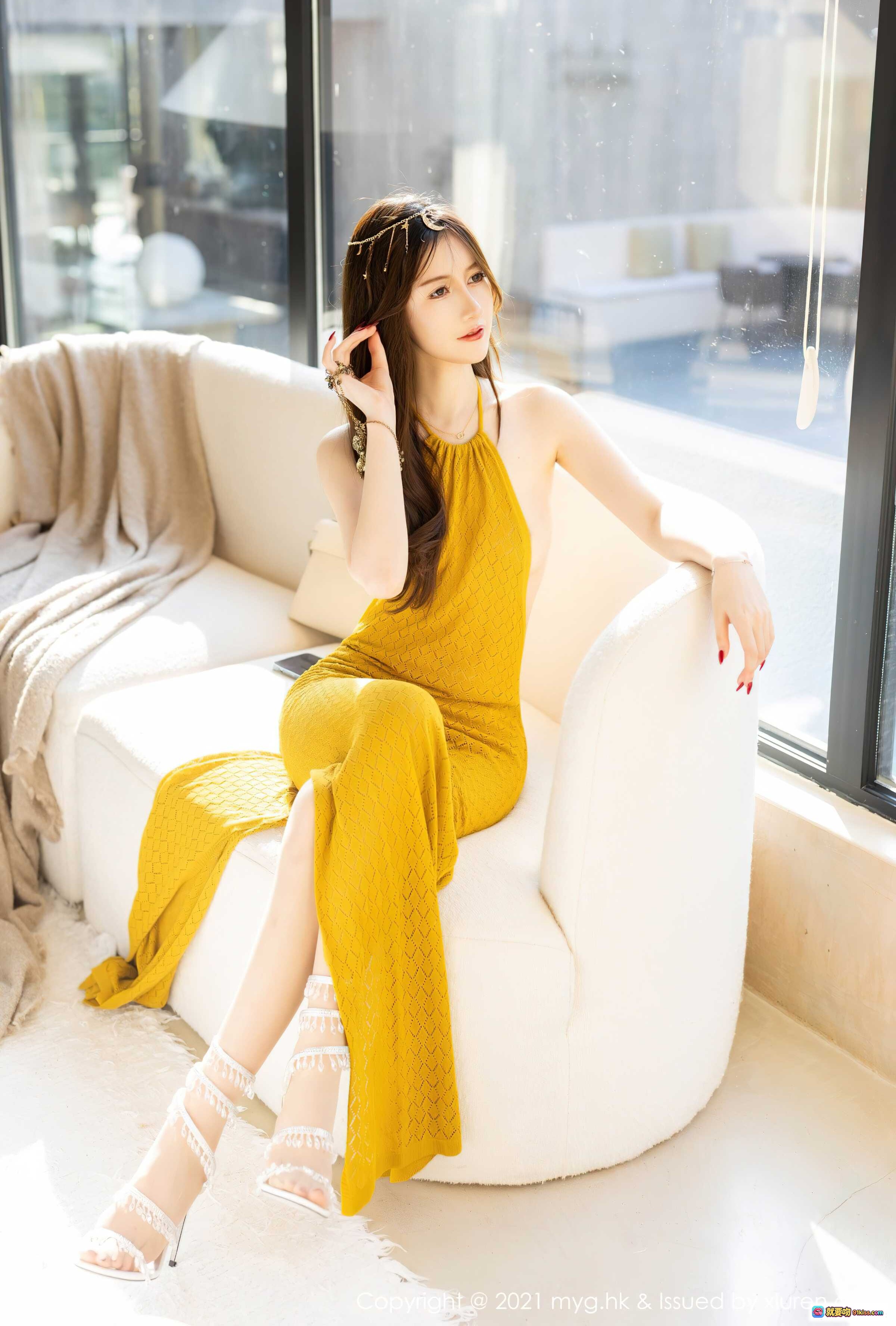 图片[4] - 美桃酱身穿黄色镂空长裙优雅坐姿写真｜MyGirl美媛馆Vol.605高清私房摄影集 - 就要吻