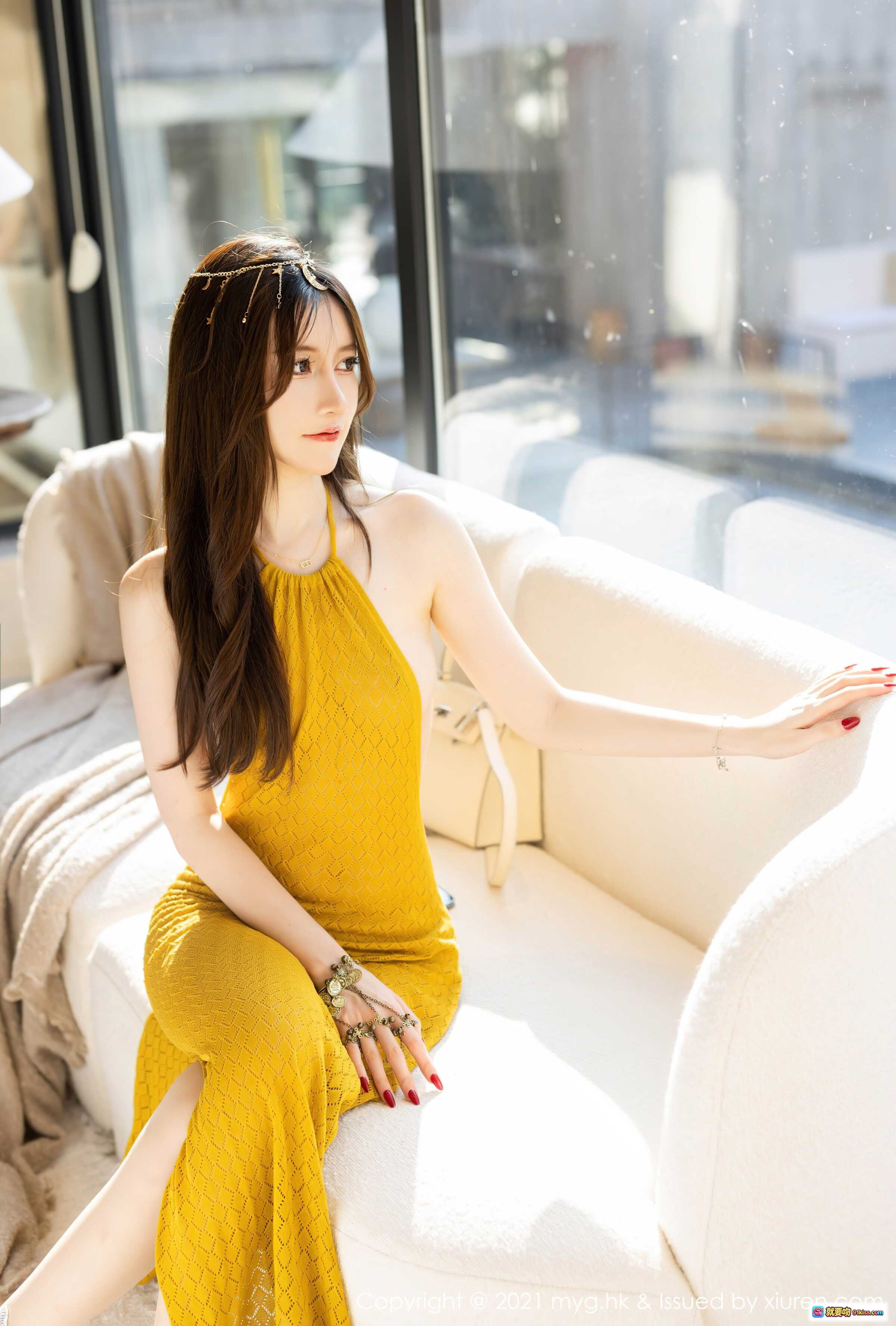 图片[3] - 美桃酱身穿黄色镂空长裙优雅坐姿写真｜MyGirl美媛馆Vol.605高清私房摄影集 - 就要吻