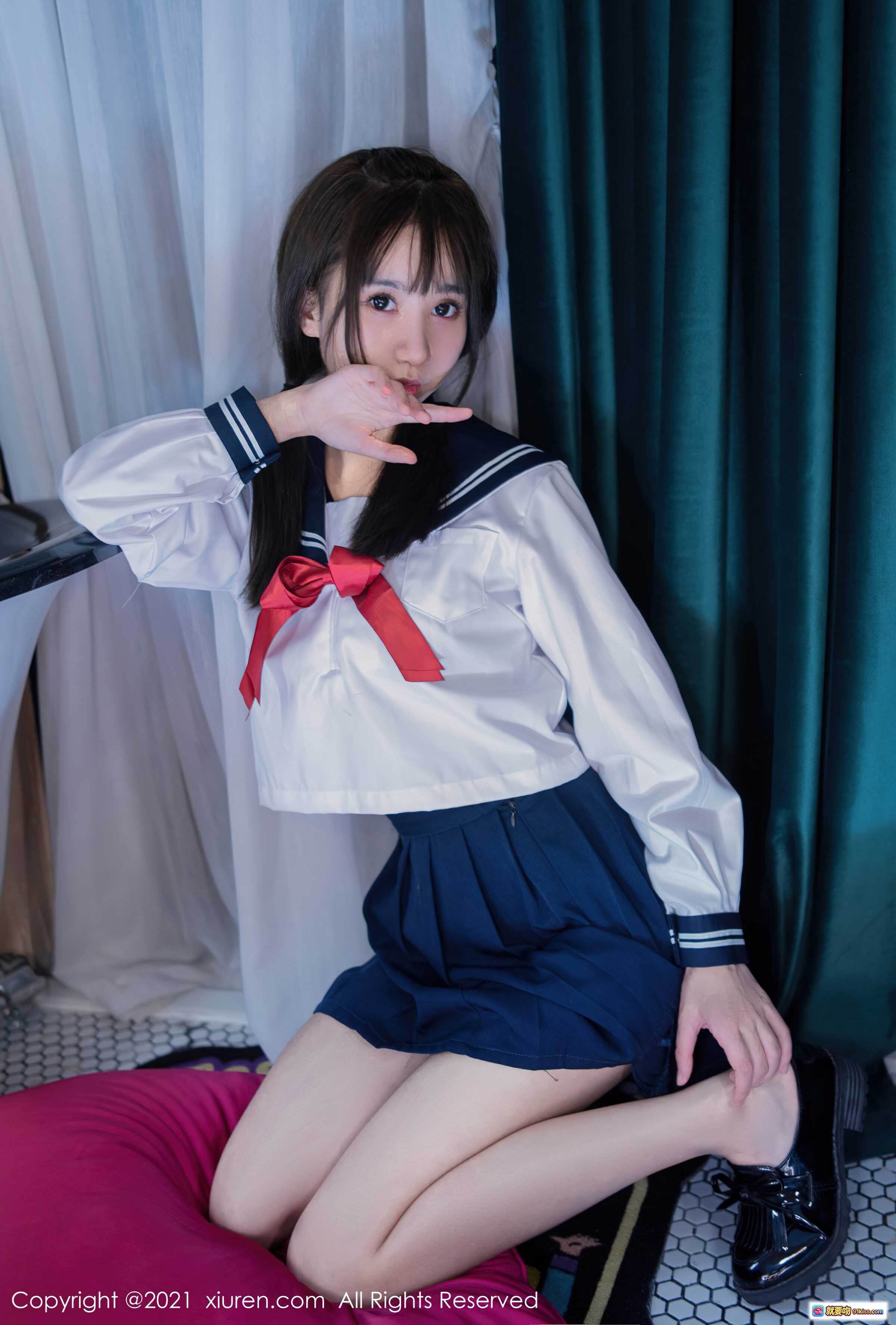 图片[7] - 小果冻儿水手服写真 | 清纯少女双马尾 | 白色衬衫红领结 | 深蓝百褶裙 | 室内柔光拍摄 | XIUREN秀人网2021.10.25 No.4108 - 就要吻