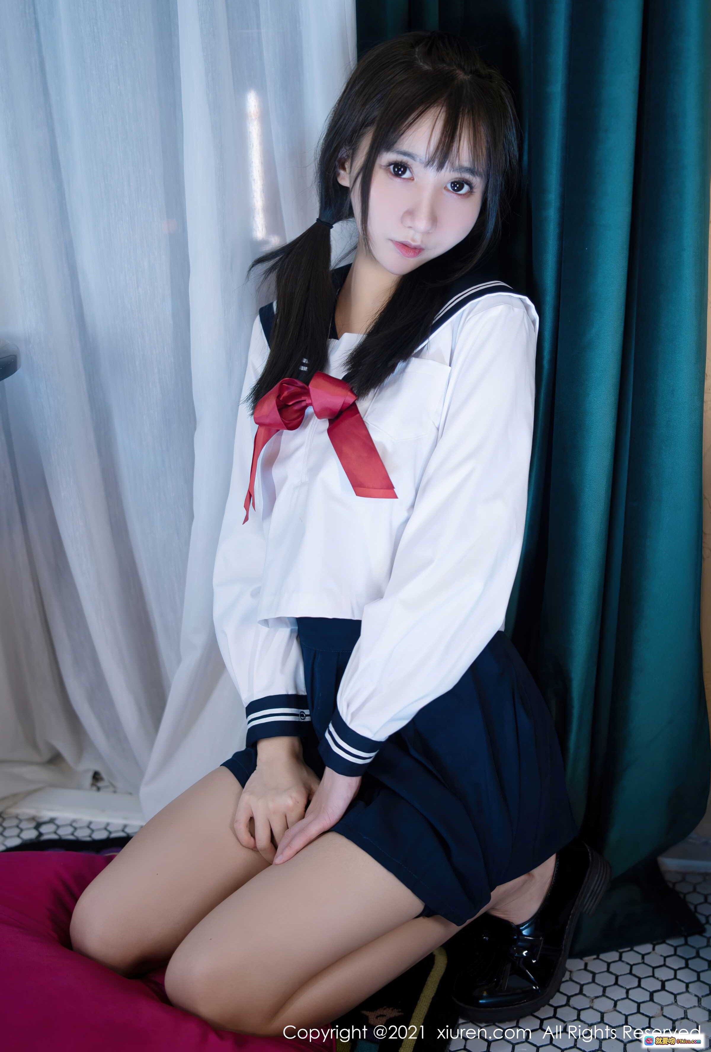 图片[9] - 小果冻儿水手服写真 | 清纯少女双马尾 | 白色衬衫红领结 | 深蓝百褶裙 | 室内柔光拍摄 | XIUREN秀人网2021.10.25 No.4108 - 就要吻