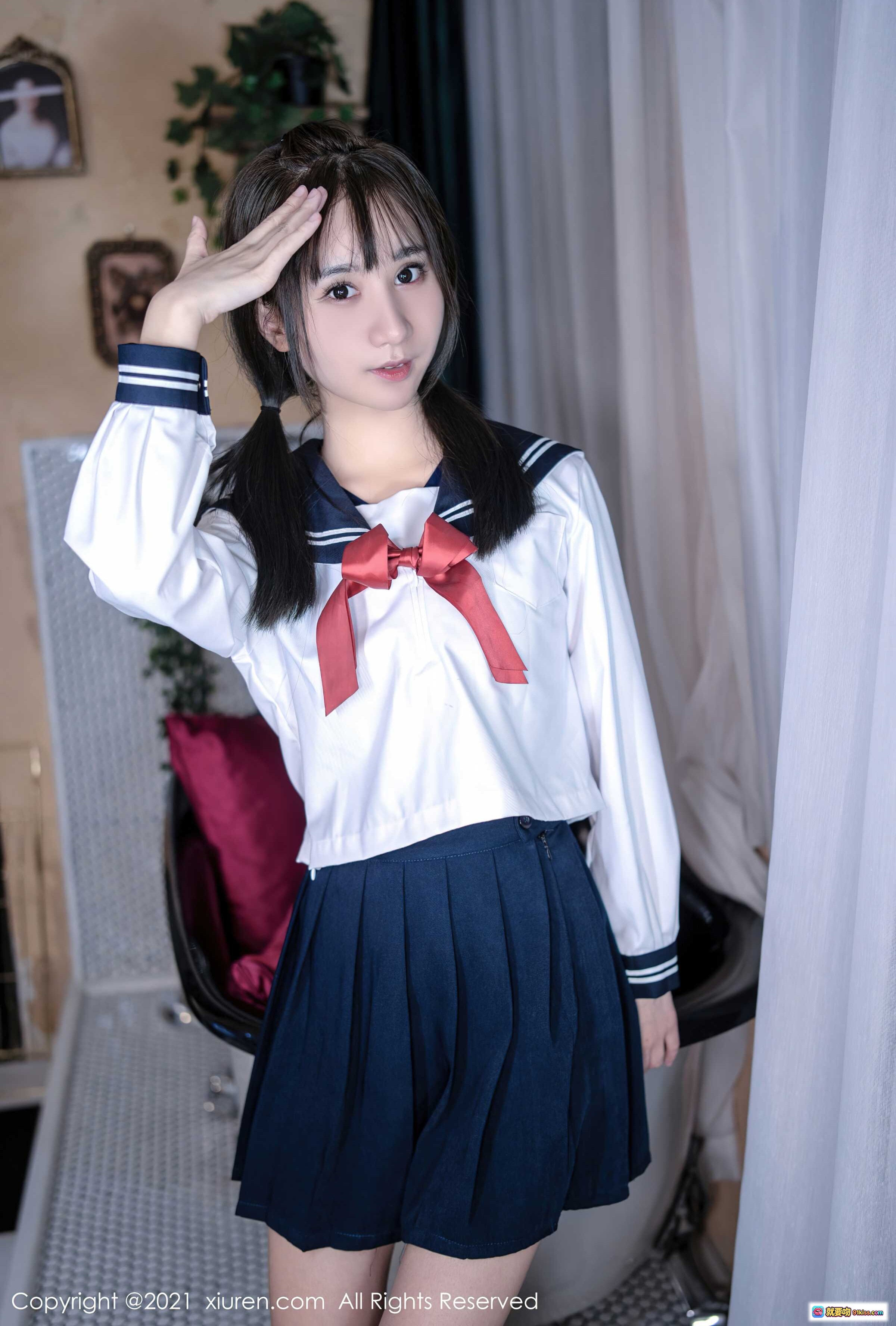 图片[4] - 小果冻儿水手服写真 | 清纯少女双马尾 | 白色衬衫红领结 | 深蓝百褶裙 | 室内柔光拍摄 | XIUREN秀人网2021.10.25 No.4108 - 就要吻