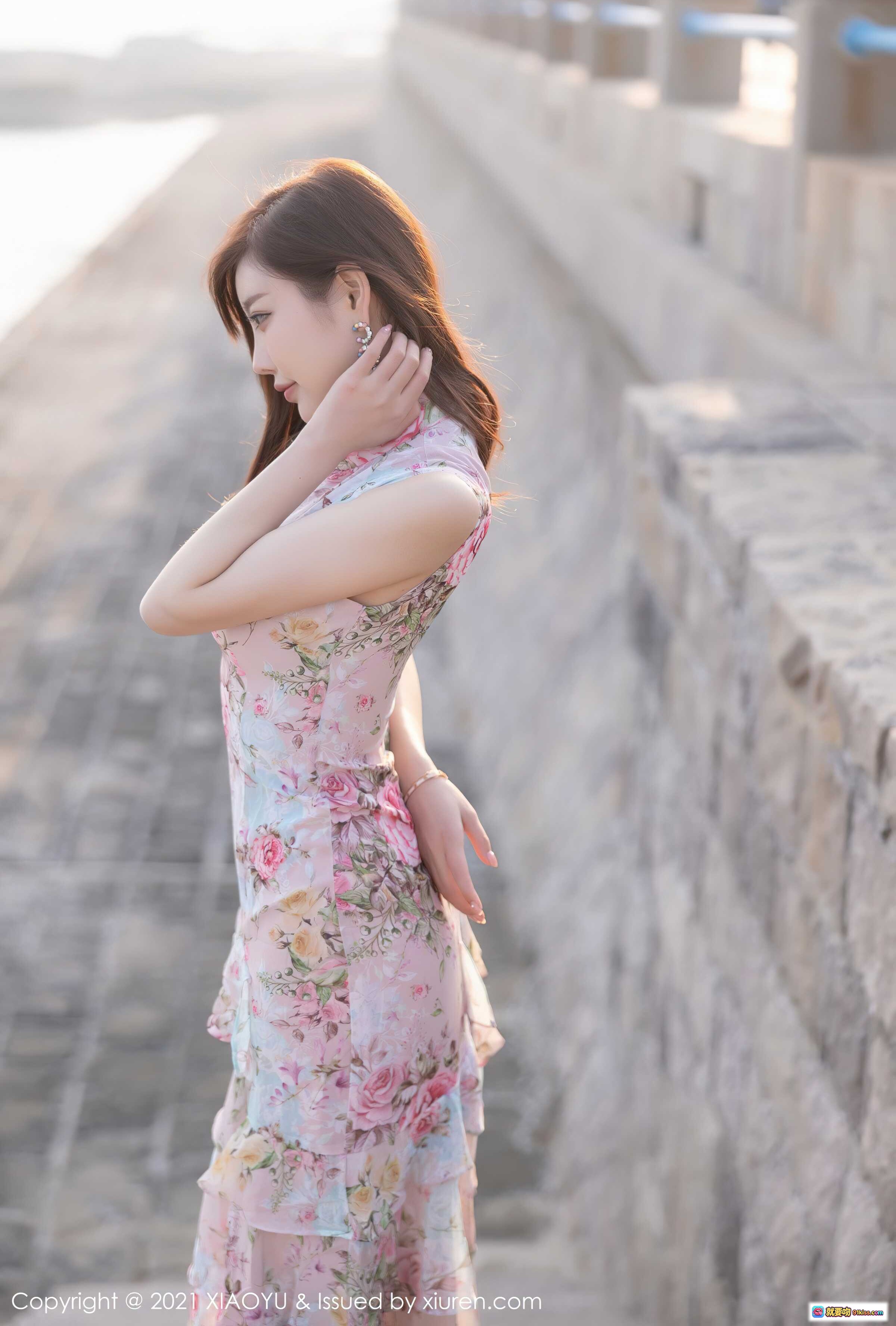 图片[10] - 杨晨晨海边岩石写真｜粉色花卉旗袍性感美腿｜XIAOYU Vol.650 2021高清摄影 - 就要吻