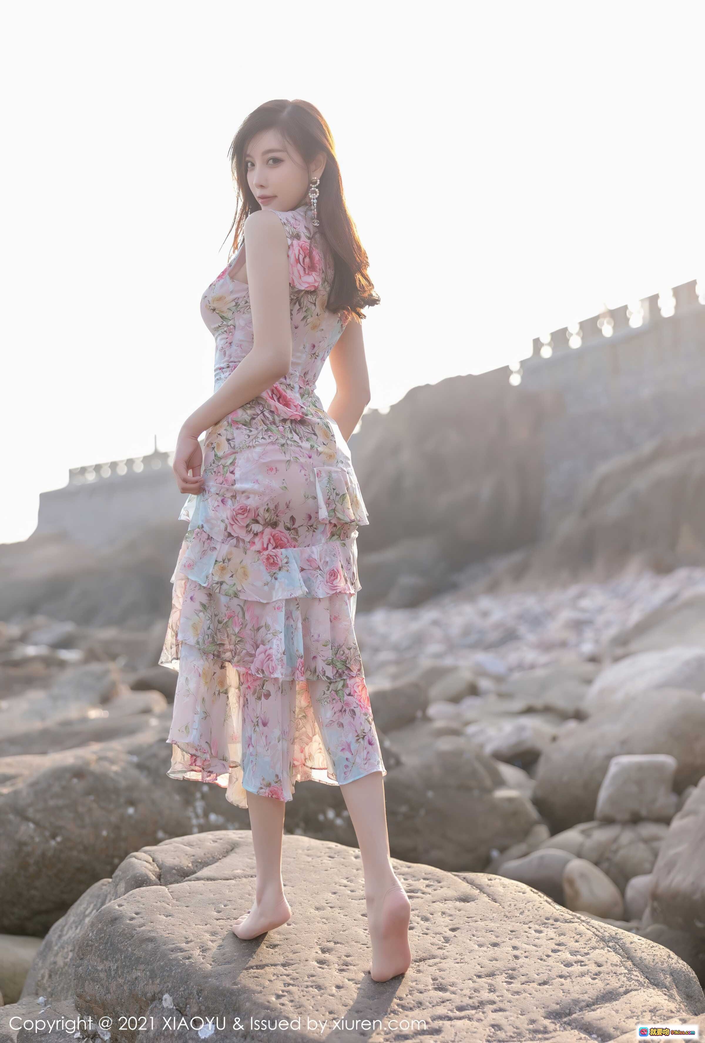 图片[8] - 杨晨晨海边岩石写真｜粉色花卉旗袍性感美腿｜XIAOYU Vol.650 2021高清摄影 - 就要吻