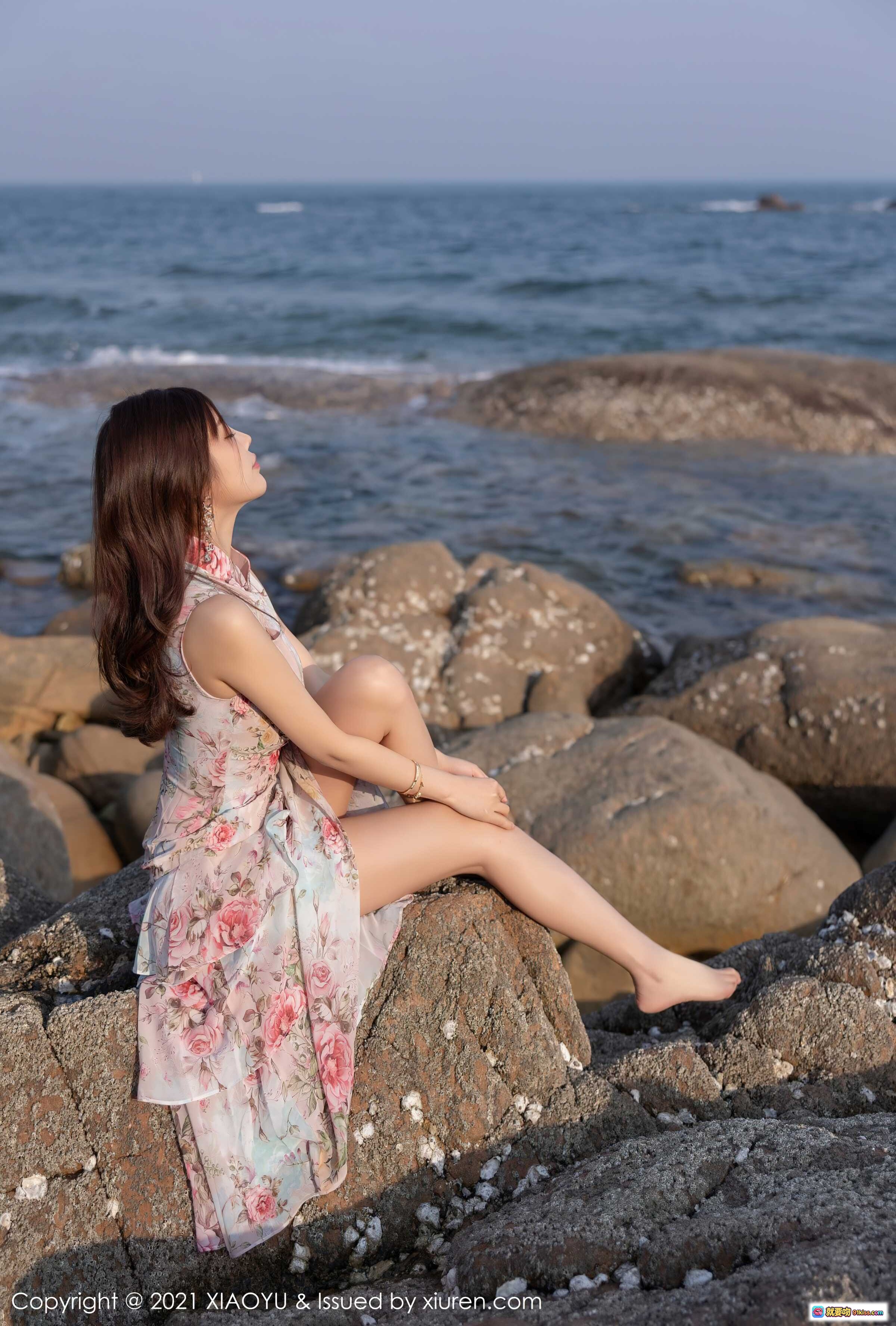 图片[4] - 杨晨晨海边岩石写真｜粉色花卉旗袍性感美腿｜XIAOYU Vol.650 2021高清摄影 - 就要吻