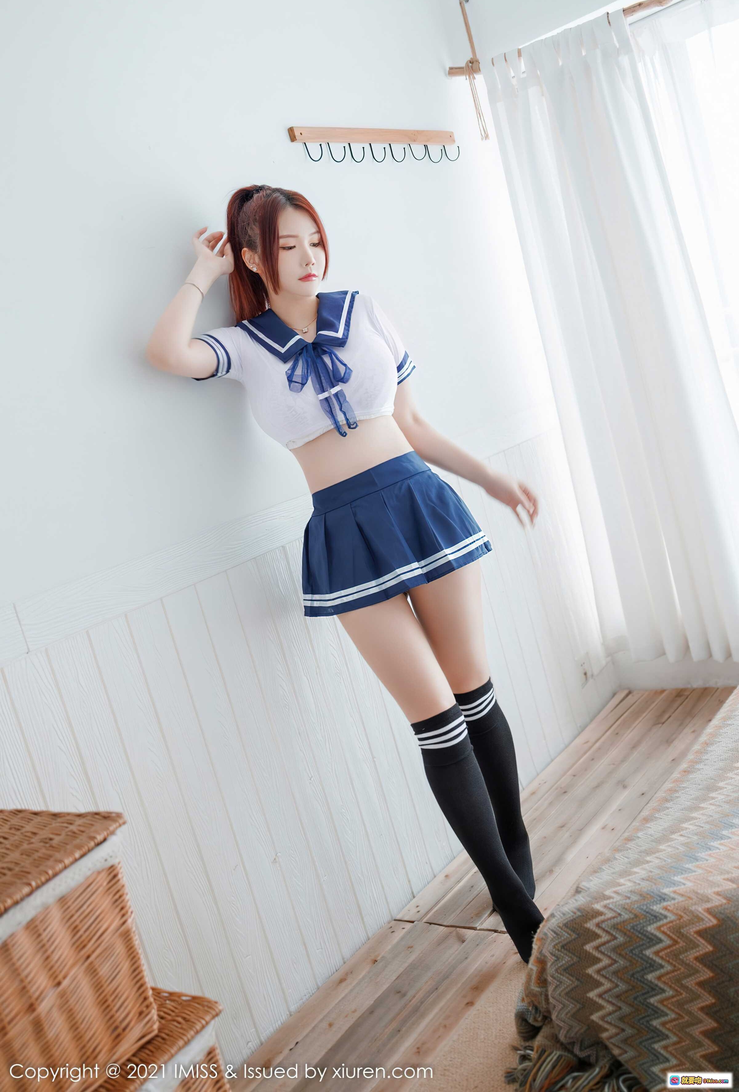 图片[1] - 陈赞之海军风制服写真 | 白色短袖+深蓝百褶裙+过膝袜 | IMiss 2021.12.15 Vol.644 36+1P - 就要吻