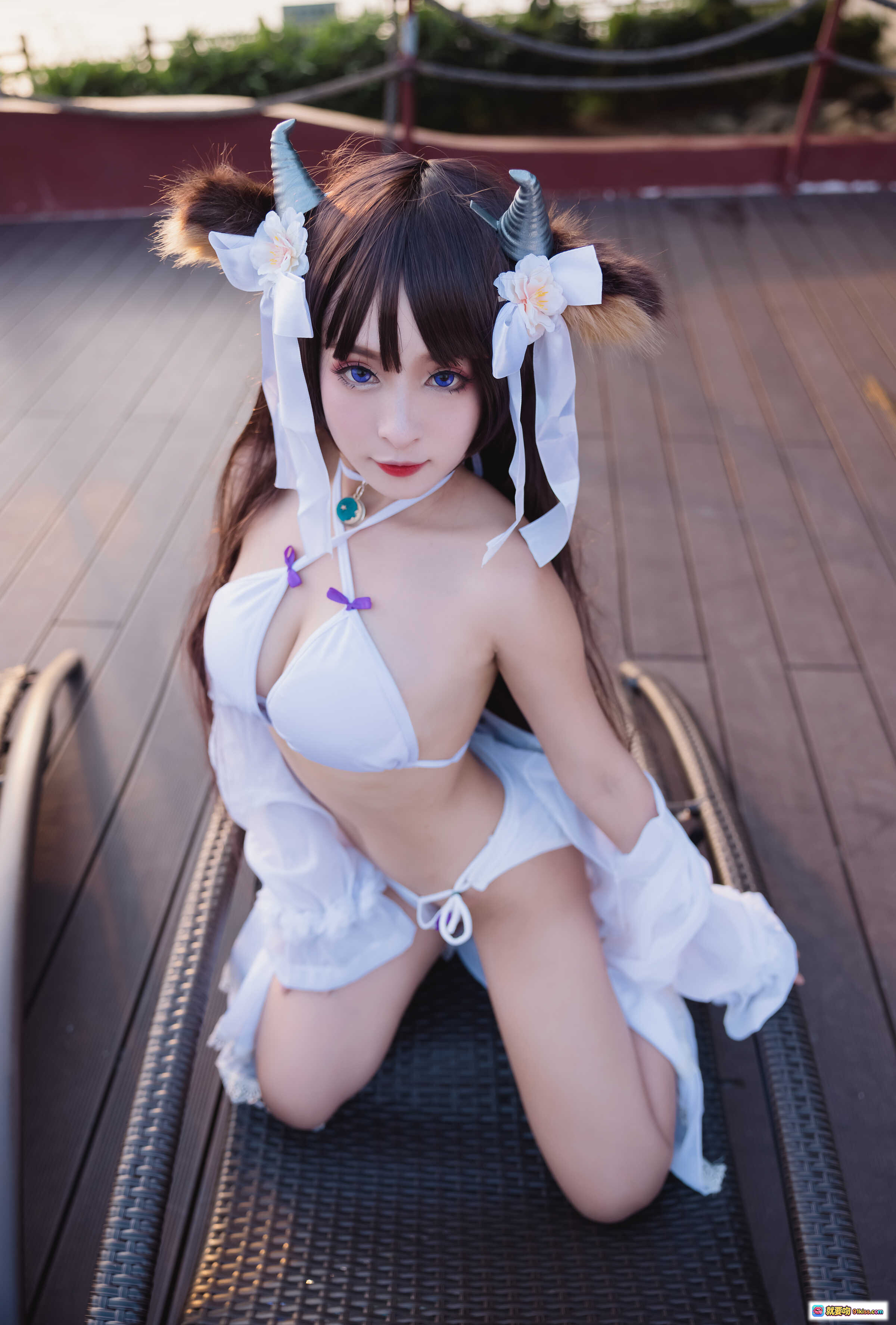 图片[4] - 九九八XY牛牛吖泳池写真｜可爱牛角发饰比基尼少女｜清新夏日泳装COS美图 - 就要吻