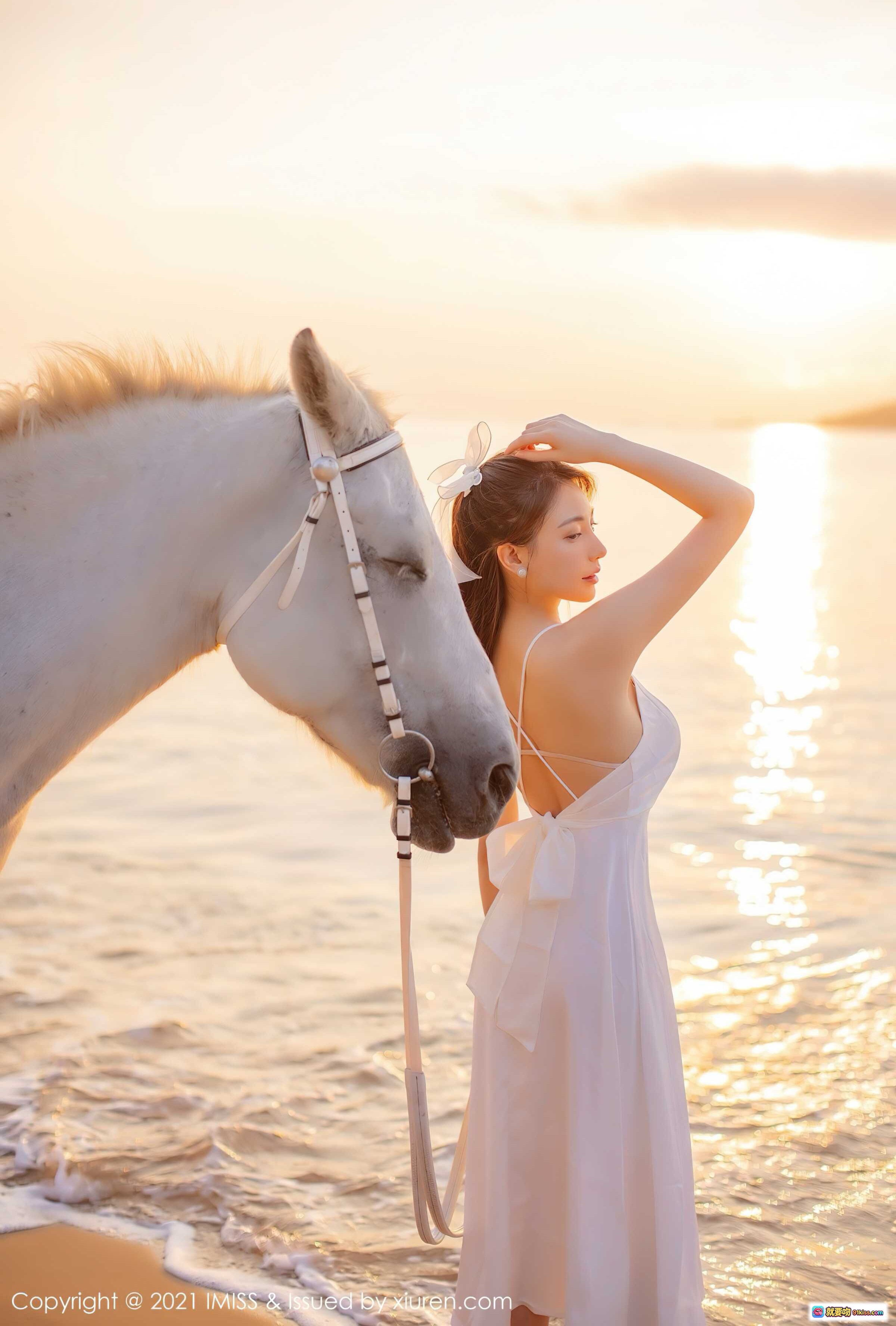 图片[9] - 夕阳海滩白马写真｜IMiss2021模特合集Vol.643｜浪漫海岛日落人像摄影 - 就要吻