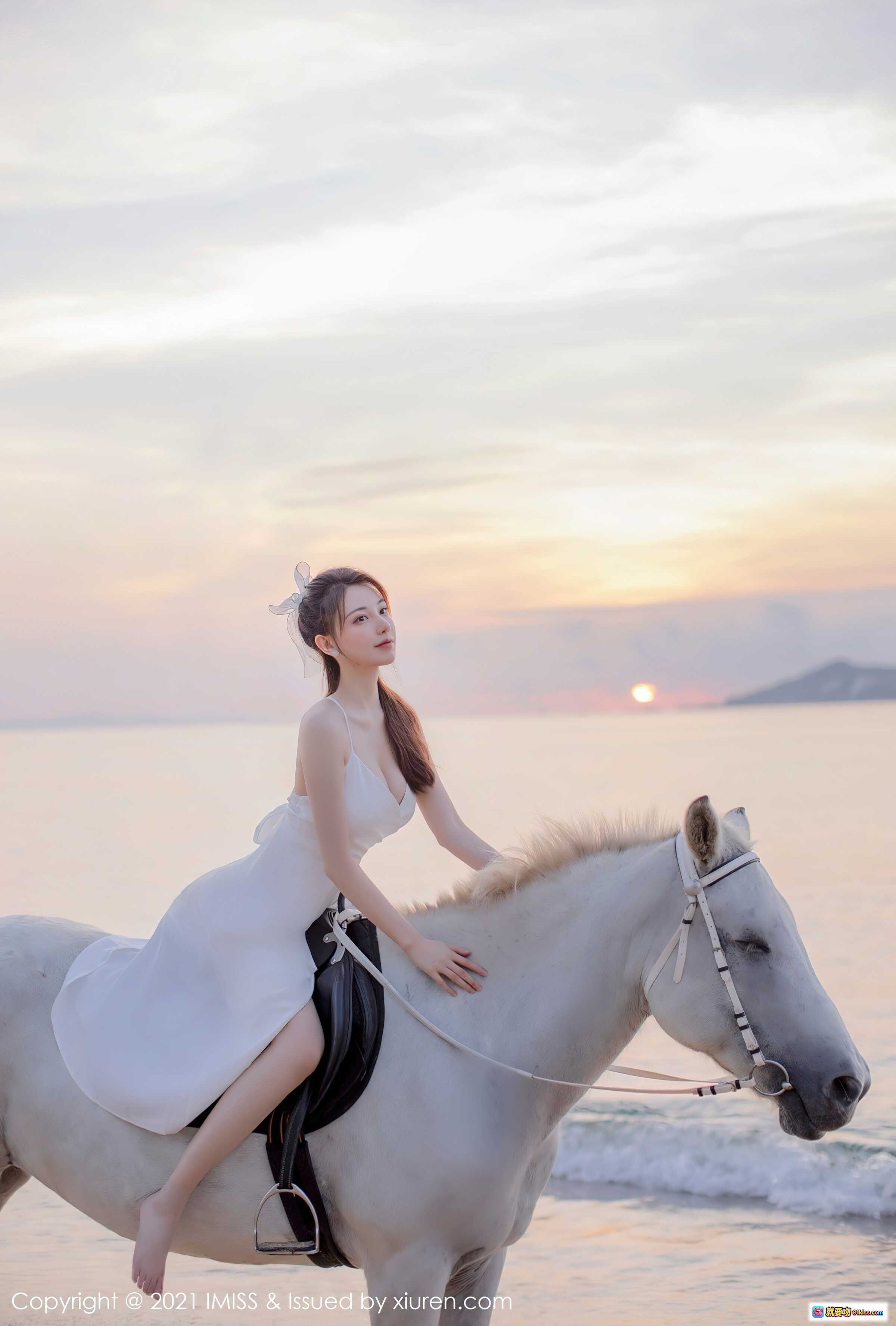 图片[3] - 夕阳海滩白马写真｜IMiss2021模特合集Vol.643｜浪漫海岛日落人像摄影 - 就要吻