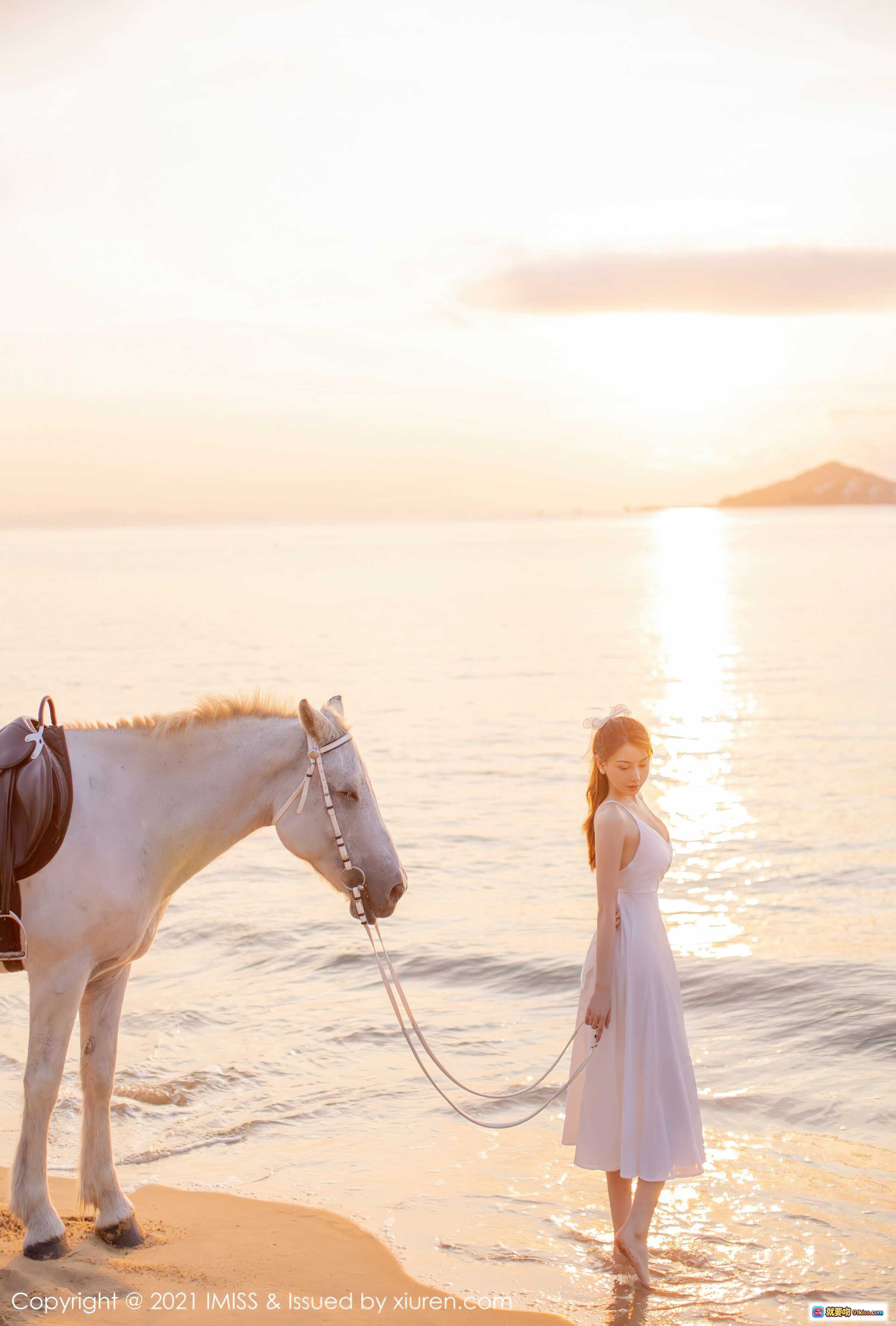 图片[8] - 夕阳海滩白马写真｜IMiss2021模特合集Vol.643｜浪漫海岛日落人像摄影 - 就要吻