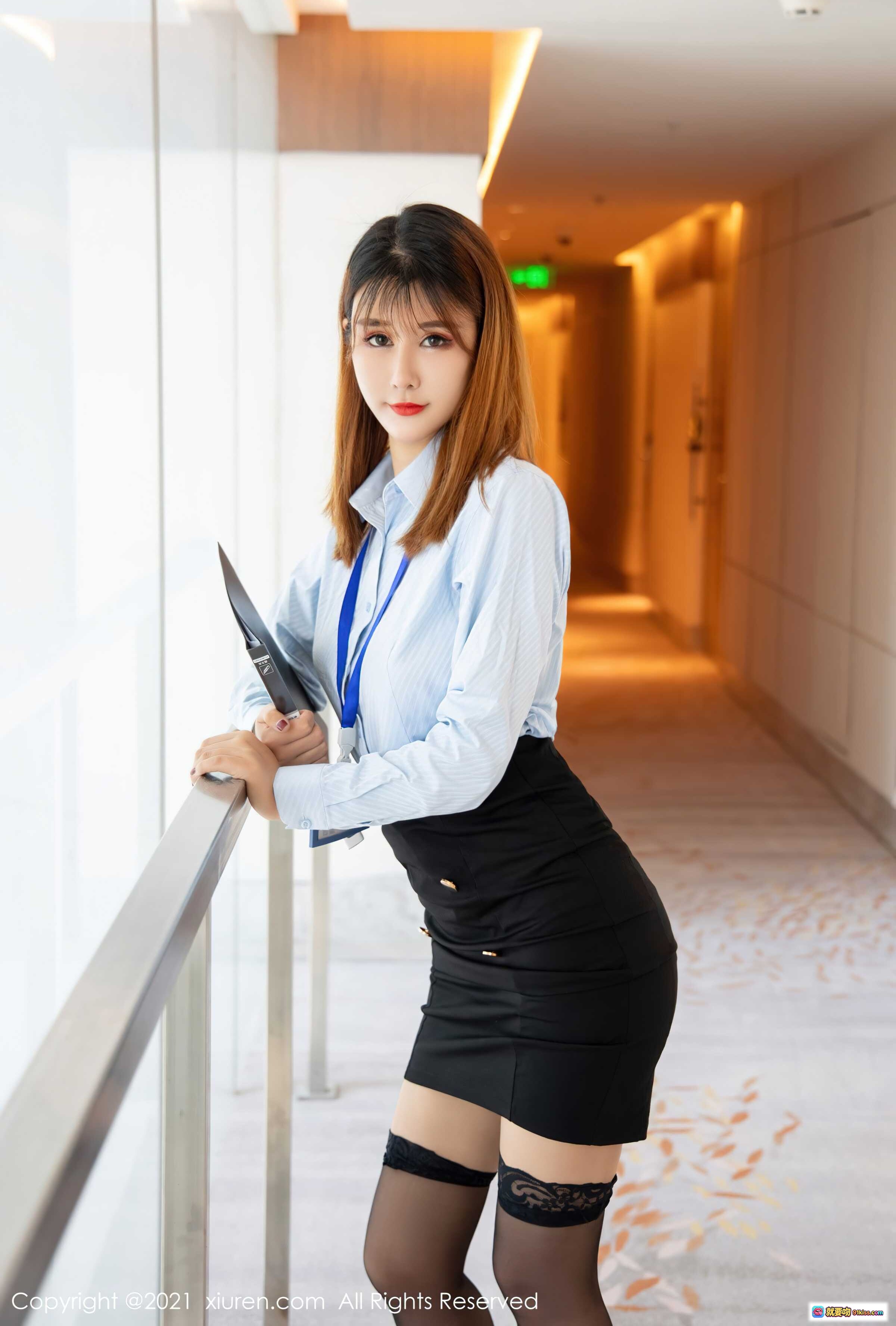 图片[3] - 夏沫沫职场OL写真 | 蓝衬衫黑短裙丝袜美腿 | 秀人网2021.11.22 No.4247高清图集 - 就要吻