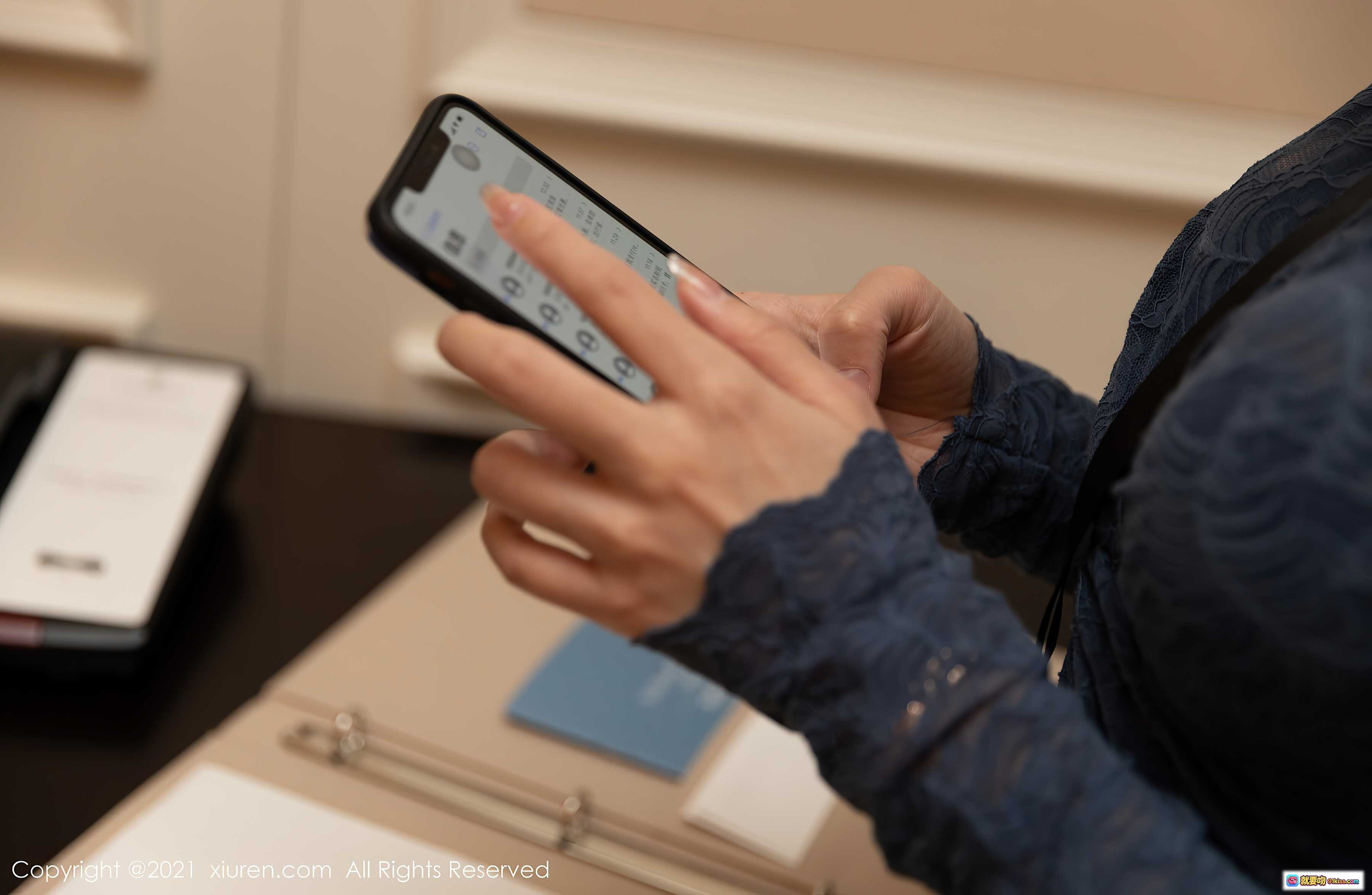 图片[3] - 周于希Sandy性感蕾丝内衣写真｜蓝色透视长袖搭配深蓝内衣｜秀人网2021.04.13 VOL.3301高清私房美图 - 就要吻