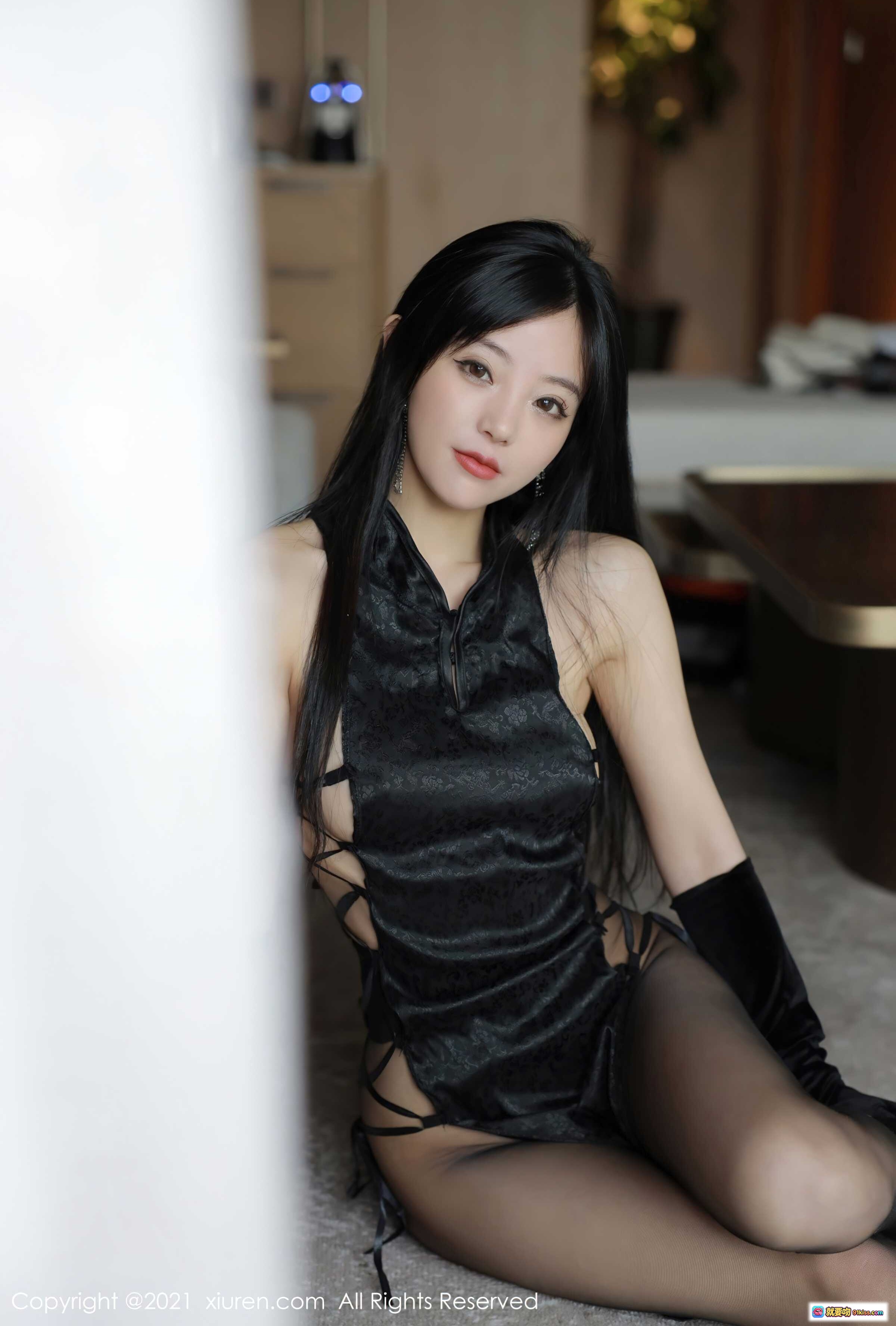 图片[5] - 佘贝拉黑丝旗袍写真｜蕾丝眼罩长手套性感造型｜阳台外景优雅姿态｜XIUREN秀人网2021精选图集 - 就要吻