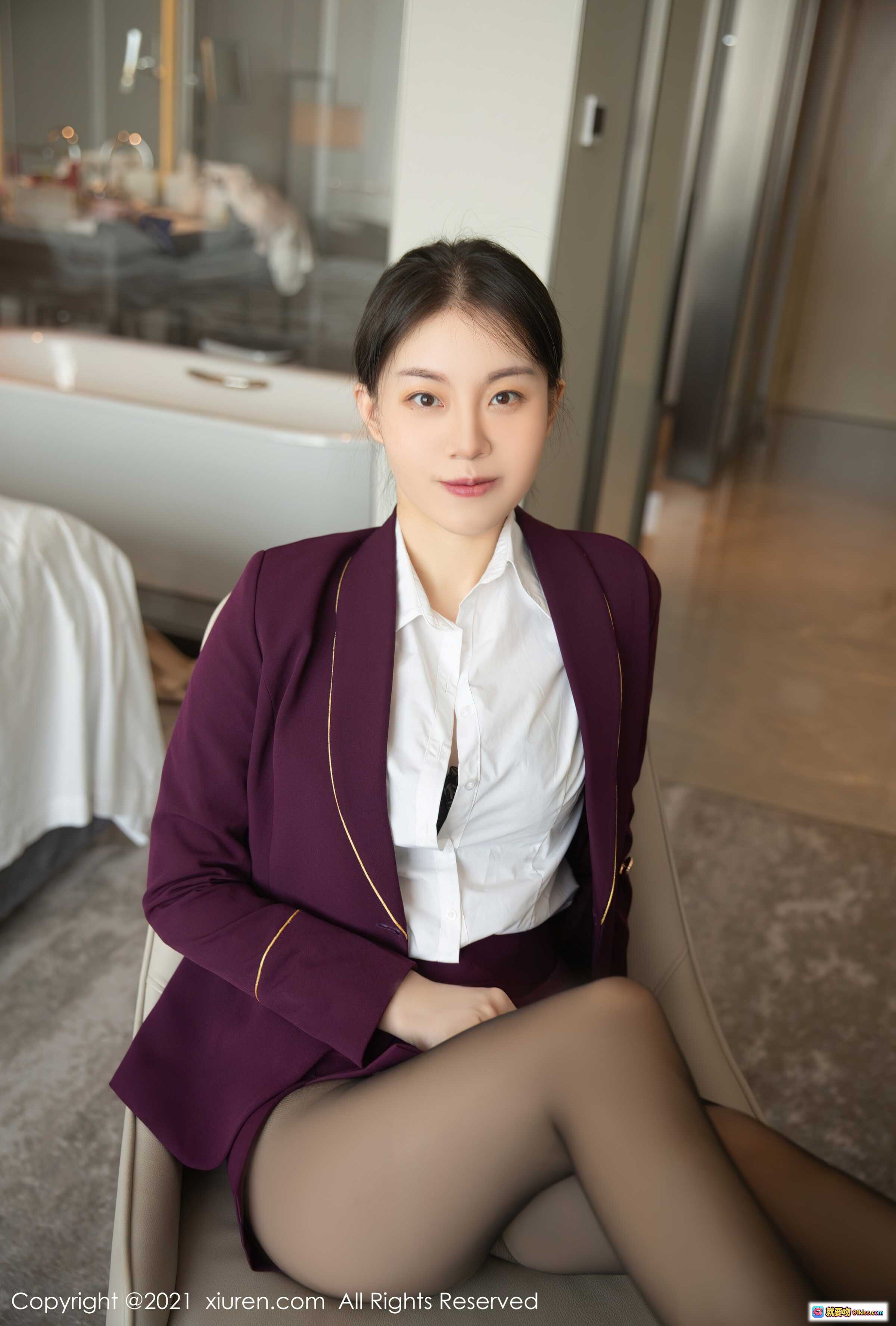 图片[8] - 紫西装白衬衫黑丝美腿职场女神写真 – XIUREN秀人网2021.11.09 No.4191 一颗甜蛋黄 - 就要吻