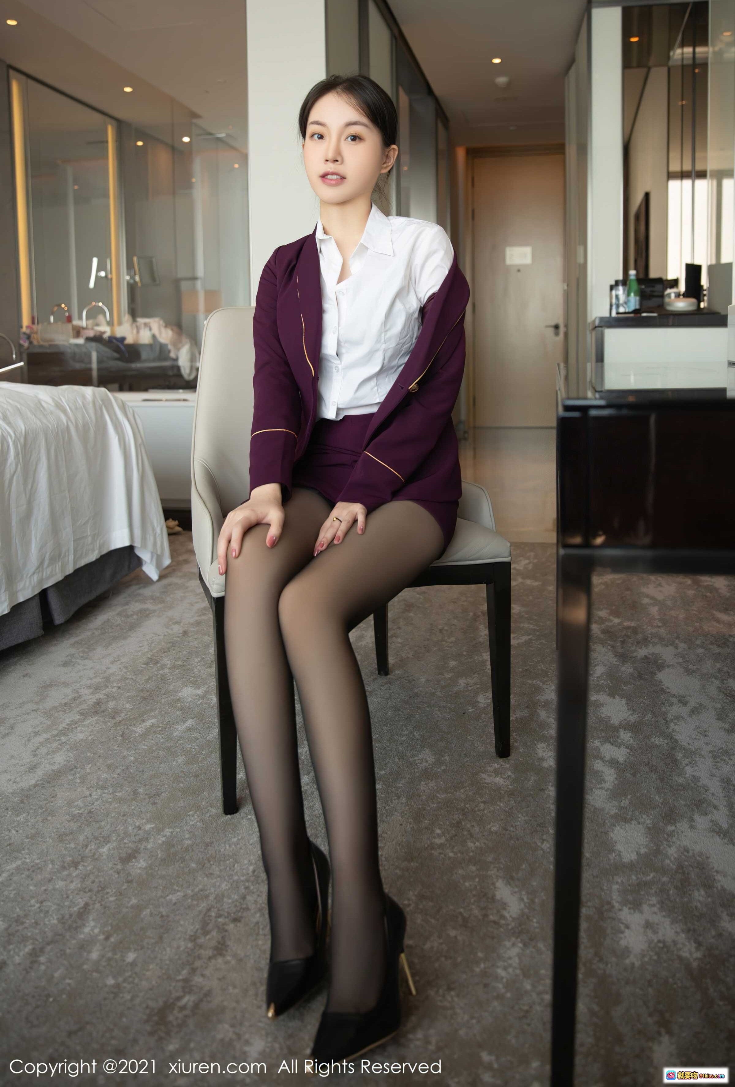 图片[3] - 紫西装白衬衫黑丝美腿职场女神写真 – XIUREN秀人网2021.11.09 No.4191 一颗甜蛋黄 - 就要吻