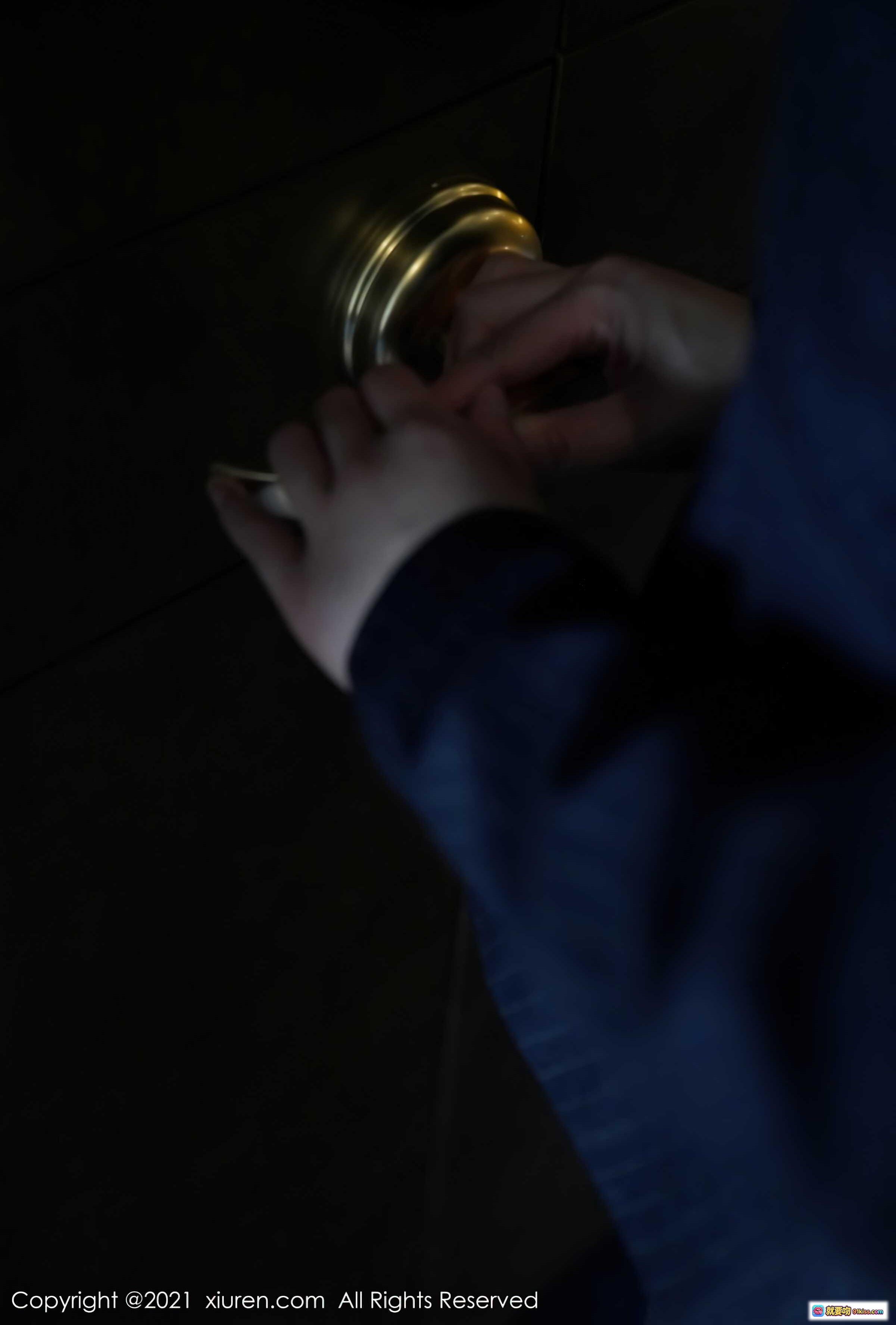 图片[6] - XIUREN秀人网2021.10.14 No.4064 fairy如歌 职业套装高跟美腿酒店走廊写真 - 就要吻