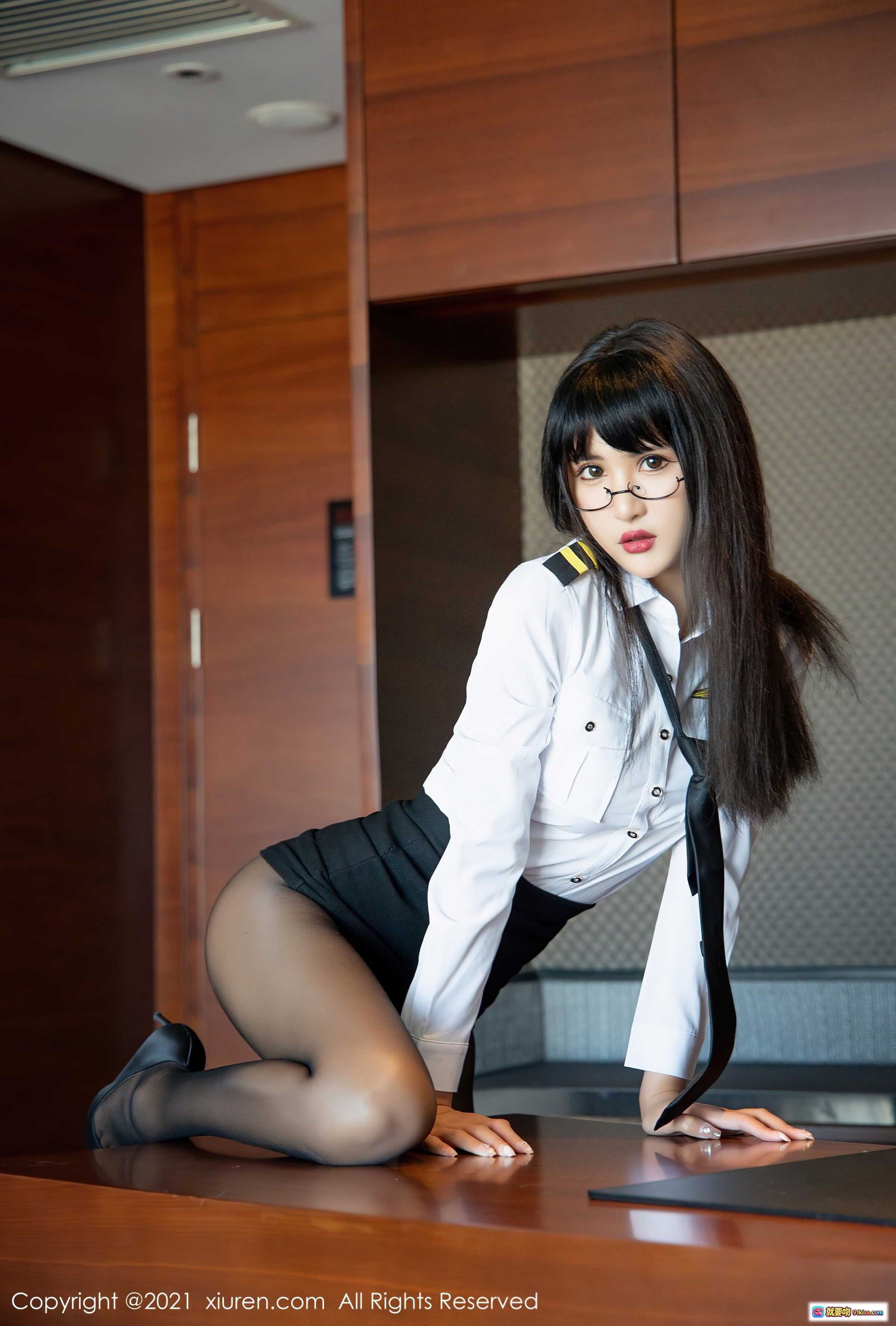 图片[8] - 尹菲黑丝高跟职场OL写真 – 白衬衫短裙眼镜御姐风 – XIUREN秀人网2021.11.12 No.4207 - 就要吻