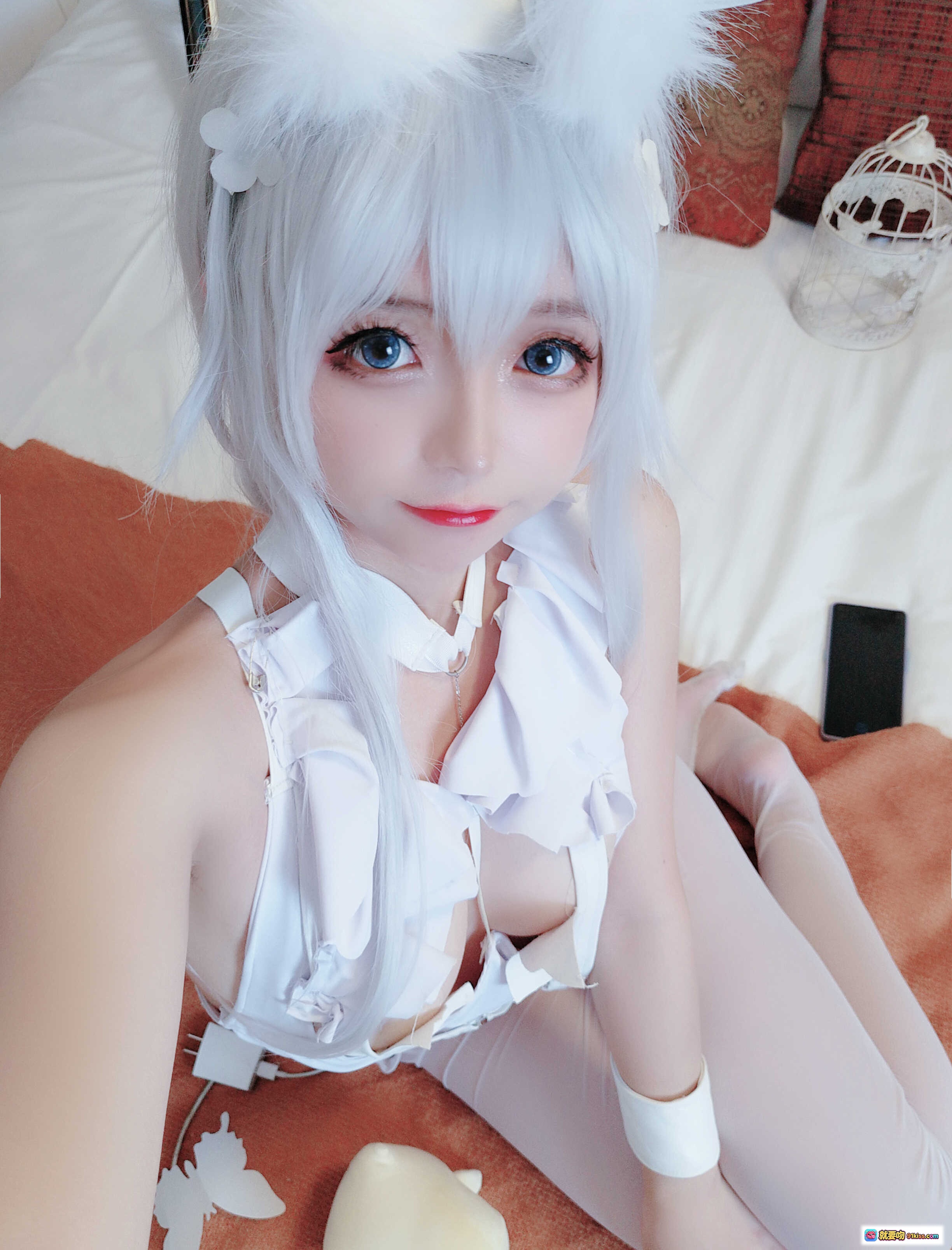 图片[4] - 日奈娇NO.034恶毒cos白发兔女郎性感写真66P – 白色系蕾丝内衣+兔耳双马尾+床上私房美图 - 就要吻