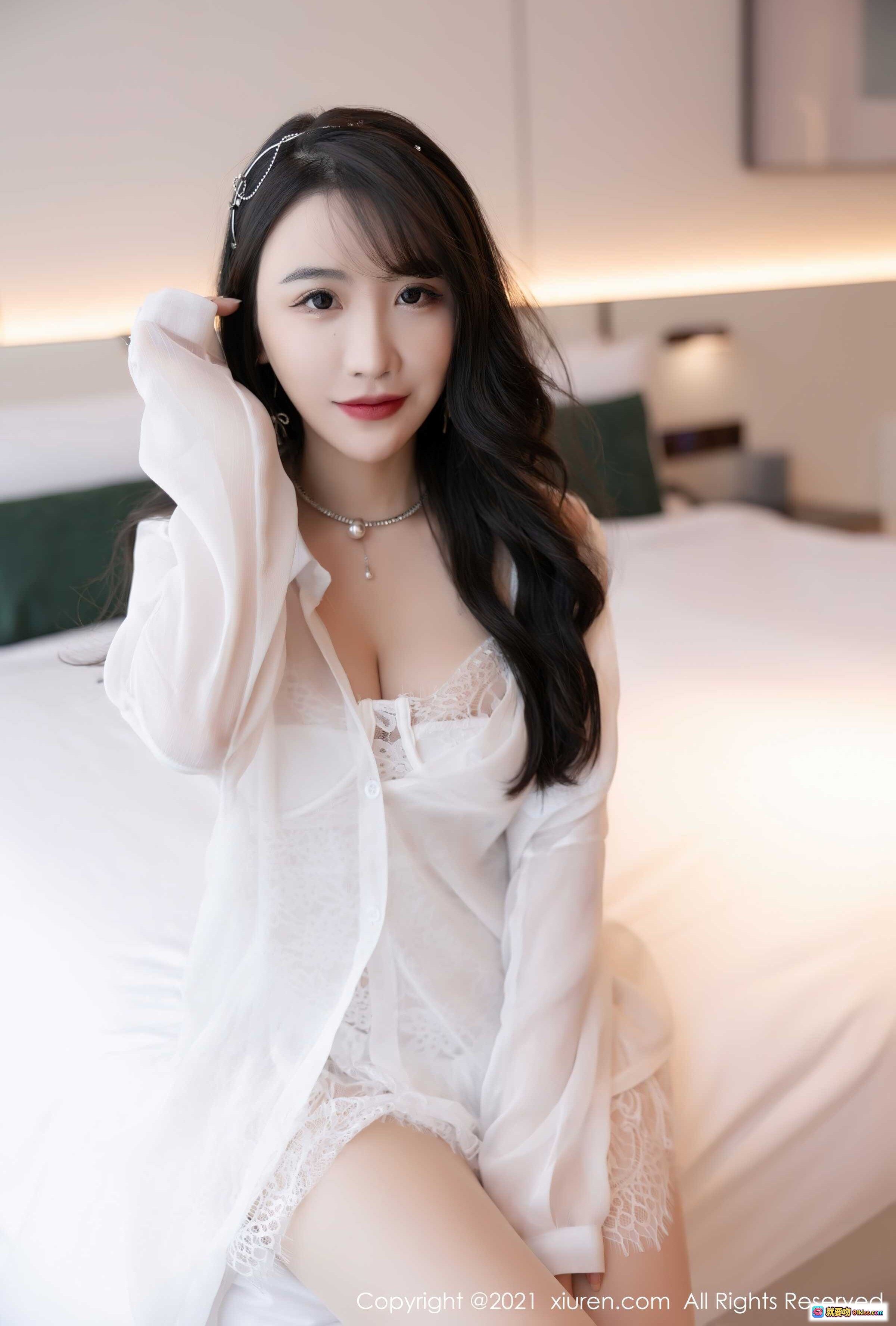 图片[2] - 绯月樱白衬衫蕾丝短裤高跟美腿写真 – XIUREN秀人网2021.11.17 No.4230 - 就要吻