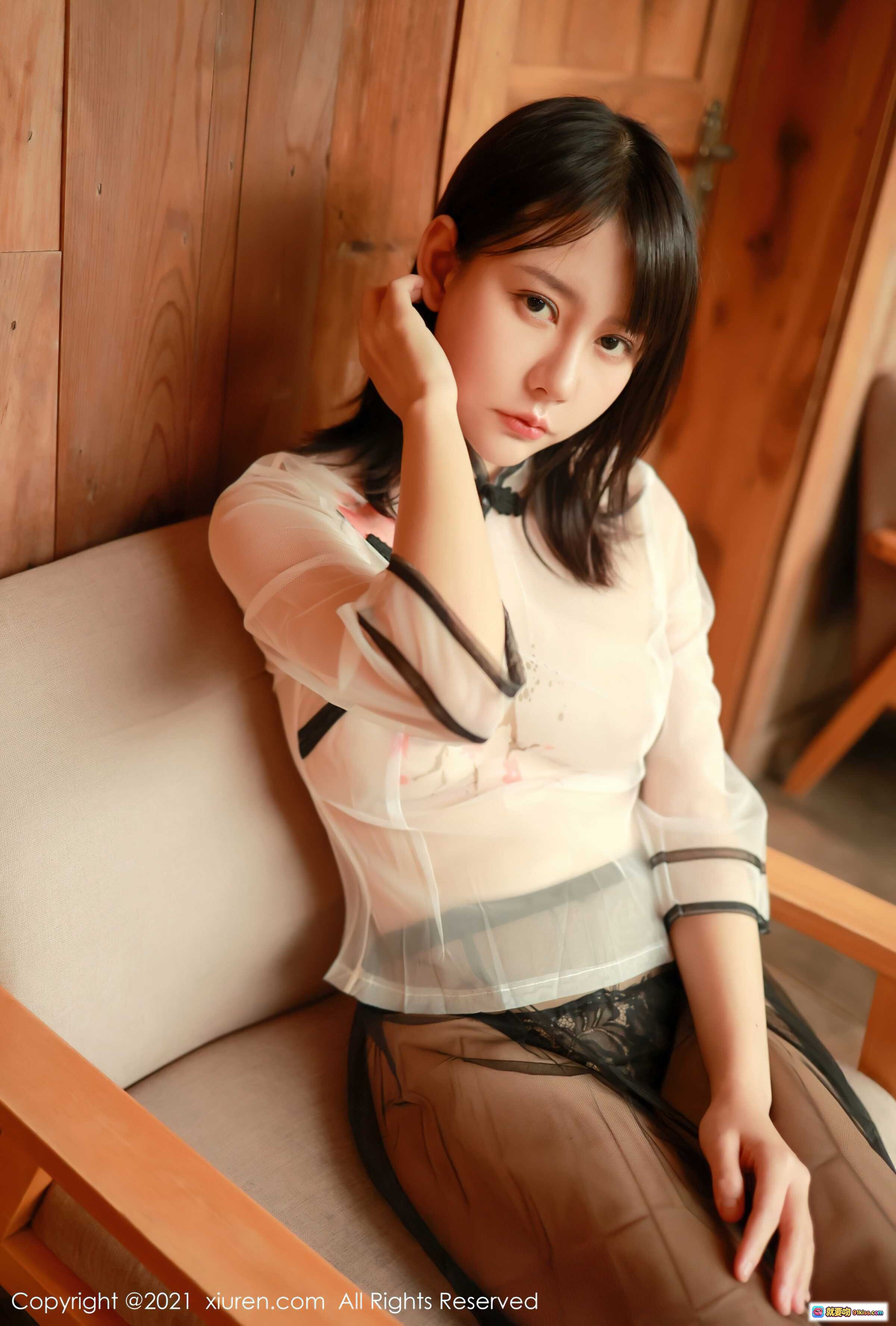 图片[6] - 韩希蕾旗袍写真 | 透明薄纱上衣+黑色丝袜美腿 | 木质走廊复古风私房摄影 | XIUREN秀人网2021.11.18 No.4234 - 就要吻