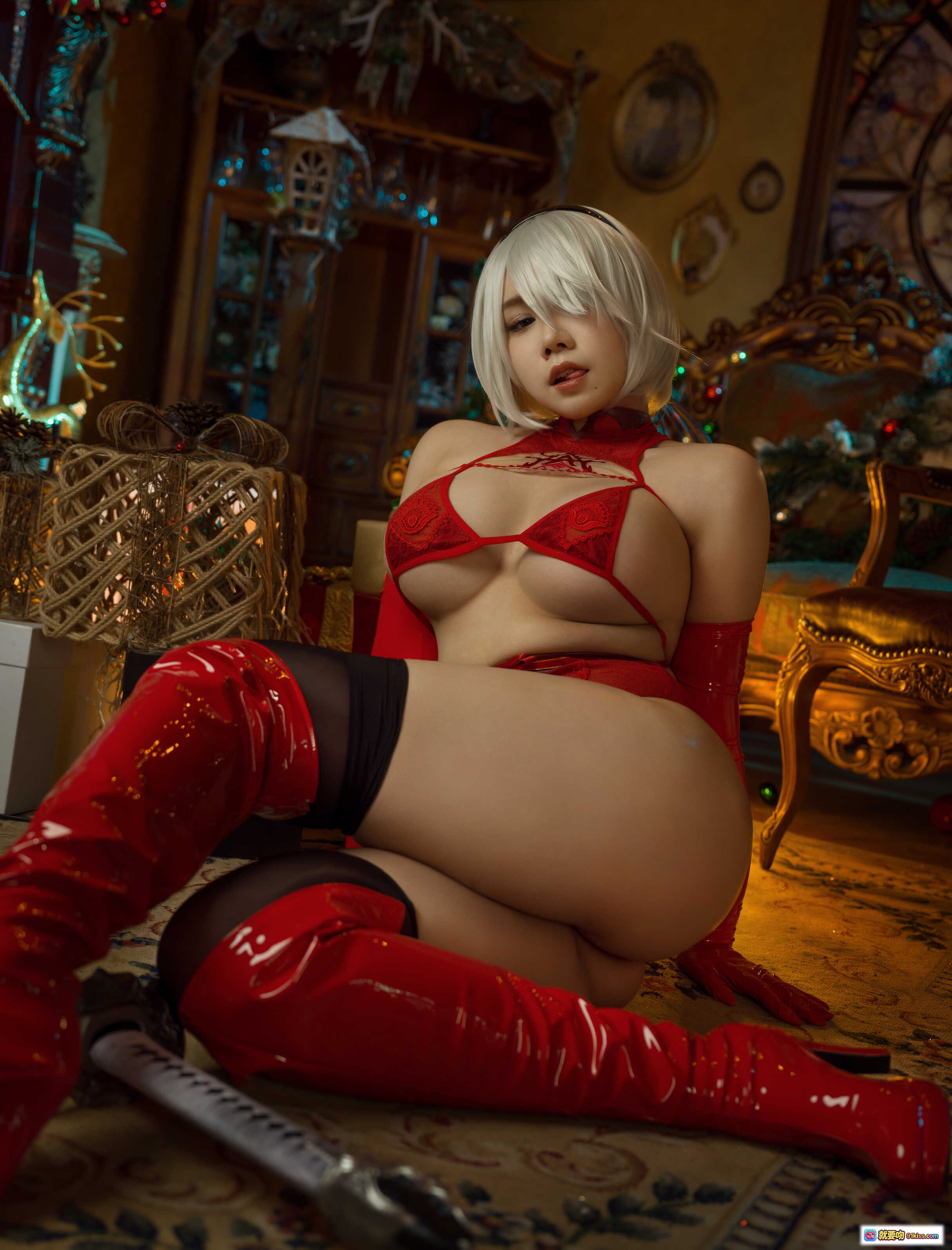 图片[8] - 麻花酱NO.034圣诞2B Cosplay写真 红色蕾丝内衣+拳击手套+黑丝美腿 性感圣诞主题私房照 - 就要吻