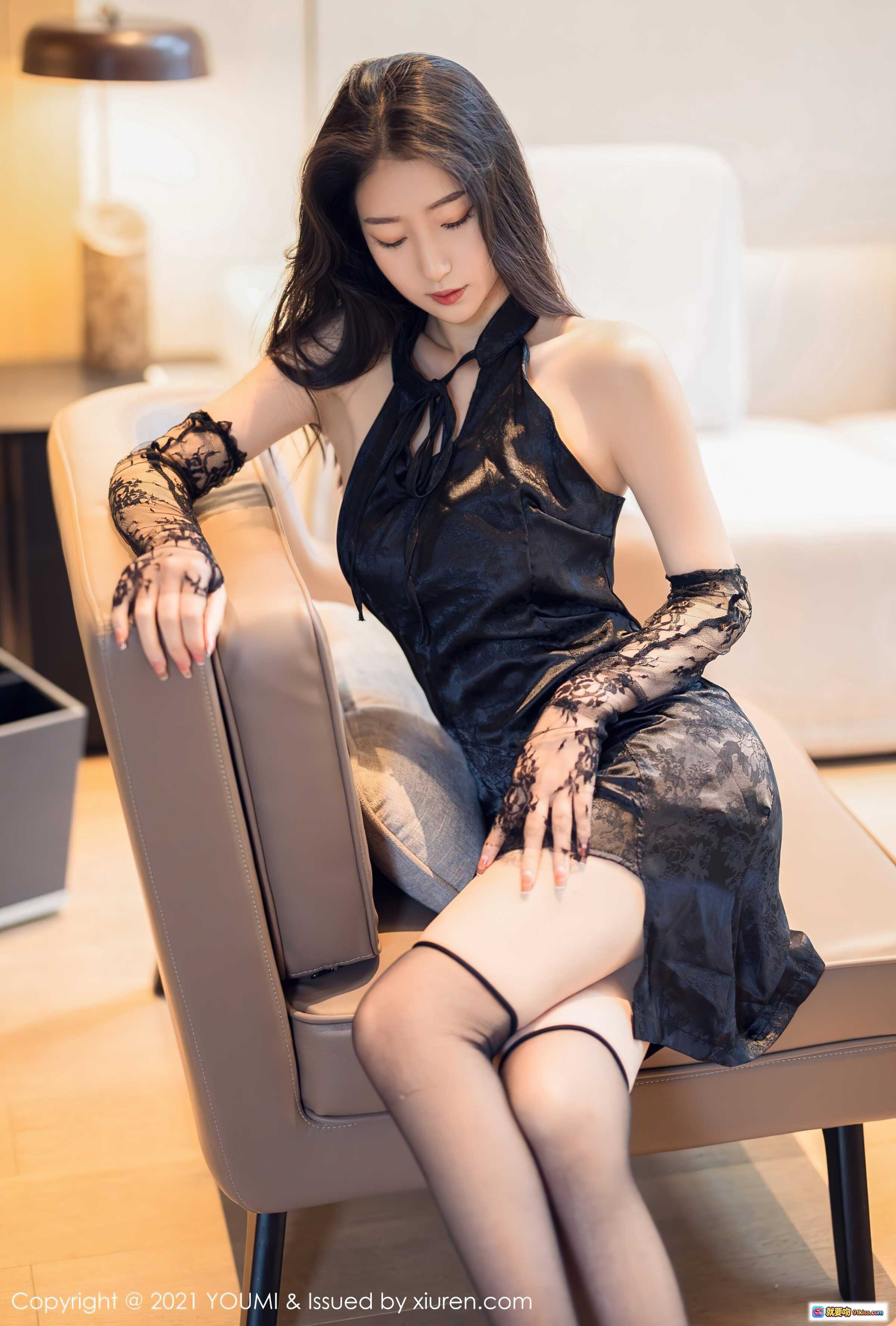 图片[10] - 熊小诺黑色蕾丝吊带裙性感写真 | YOUMI Vol.713 2021.11.03 丝袜美腿优雅姿态 - 就要吻